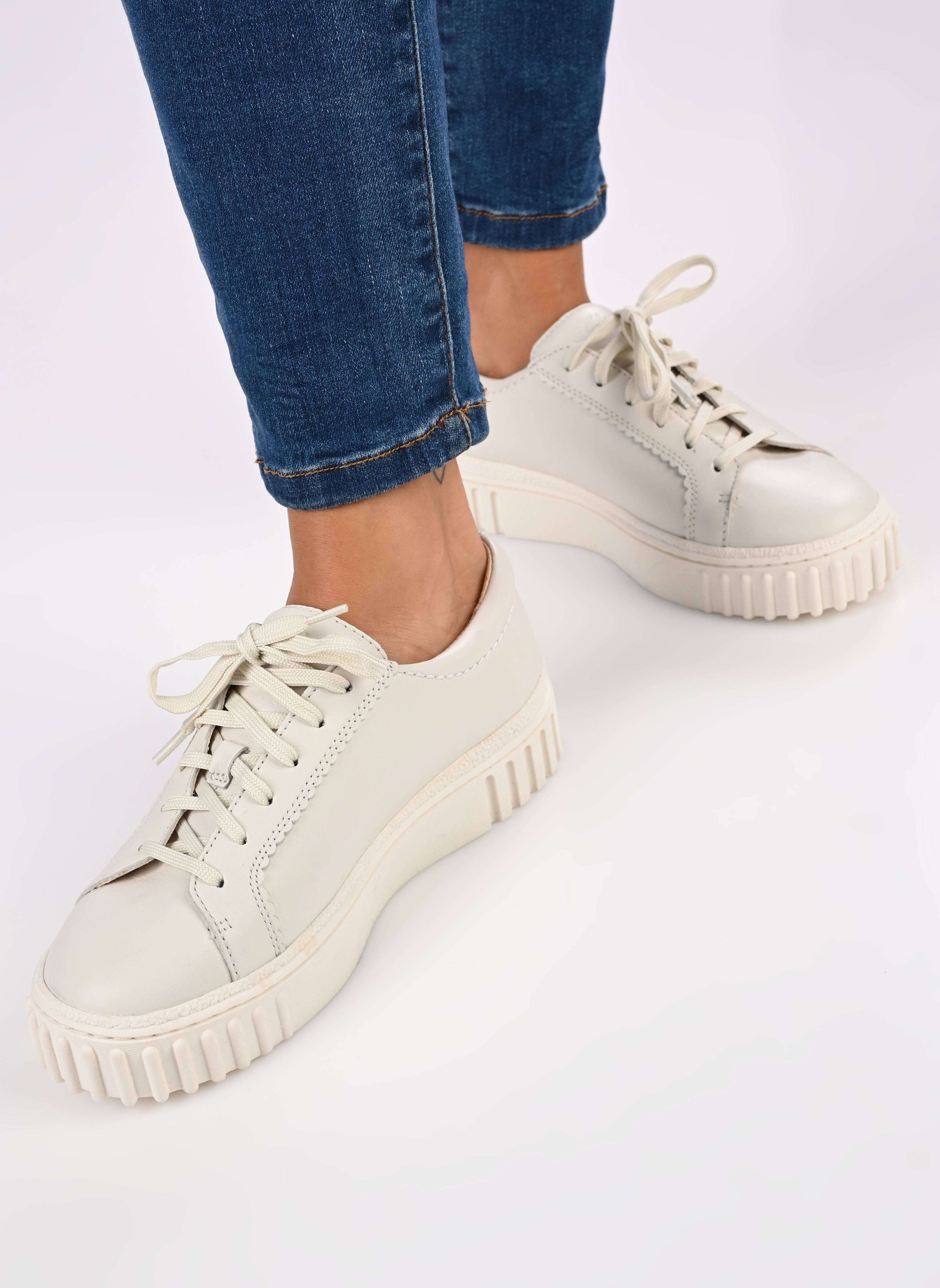 Sneakers Mayhill Walk dames wit Clarks Sneakers Mayhill Walk dames wit OFF WHITE LEA