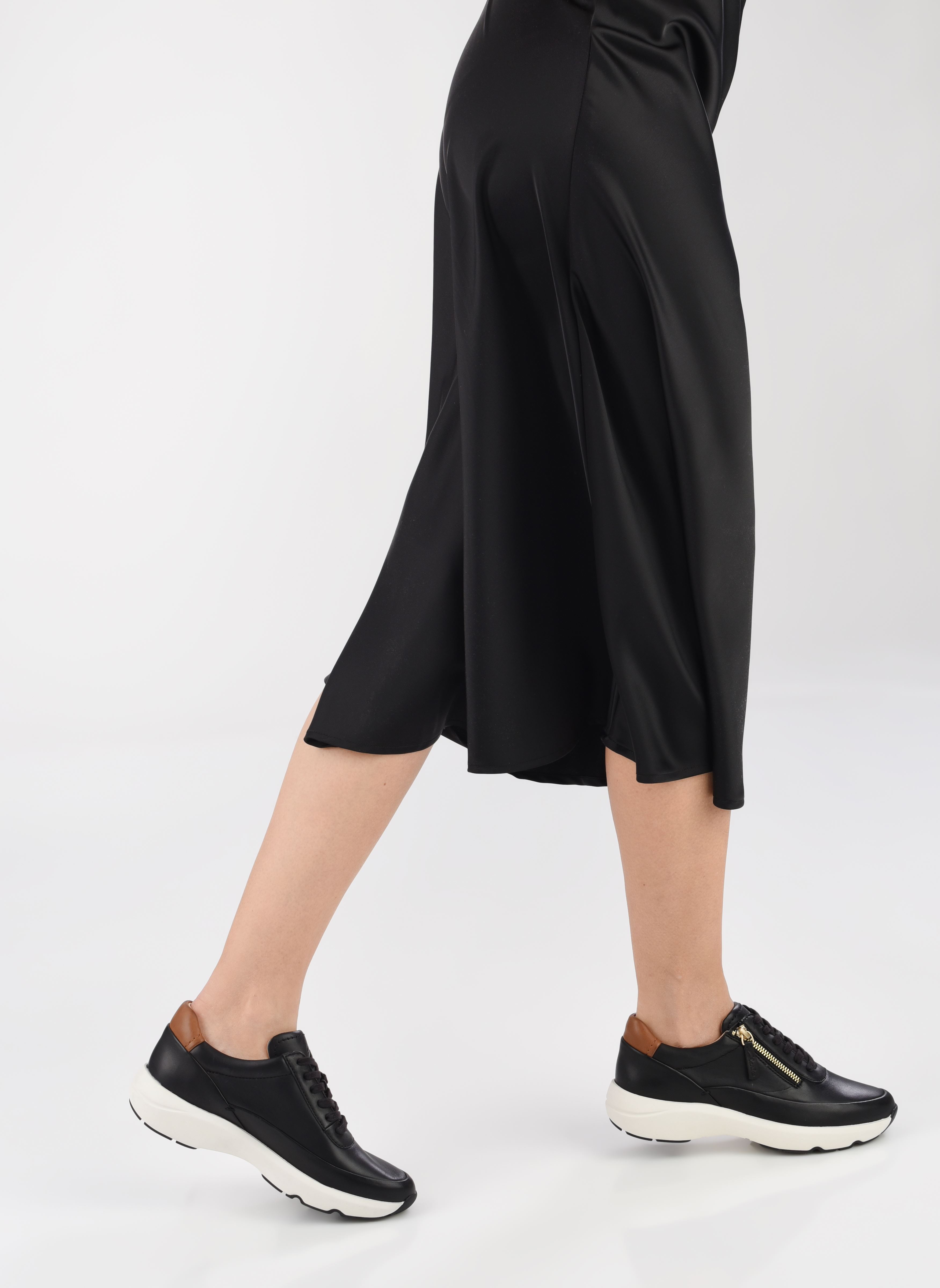 Sneakers Tivoli Zip donna nero Clarks Sneakers Tivoli Zip donna nero BLACK LEATHER