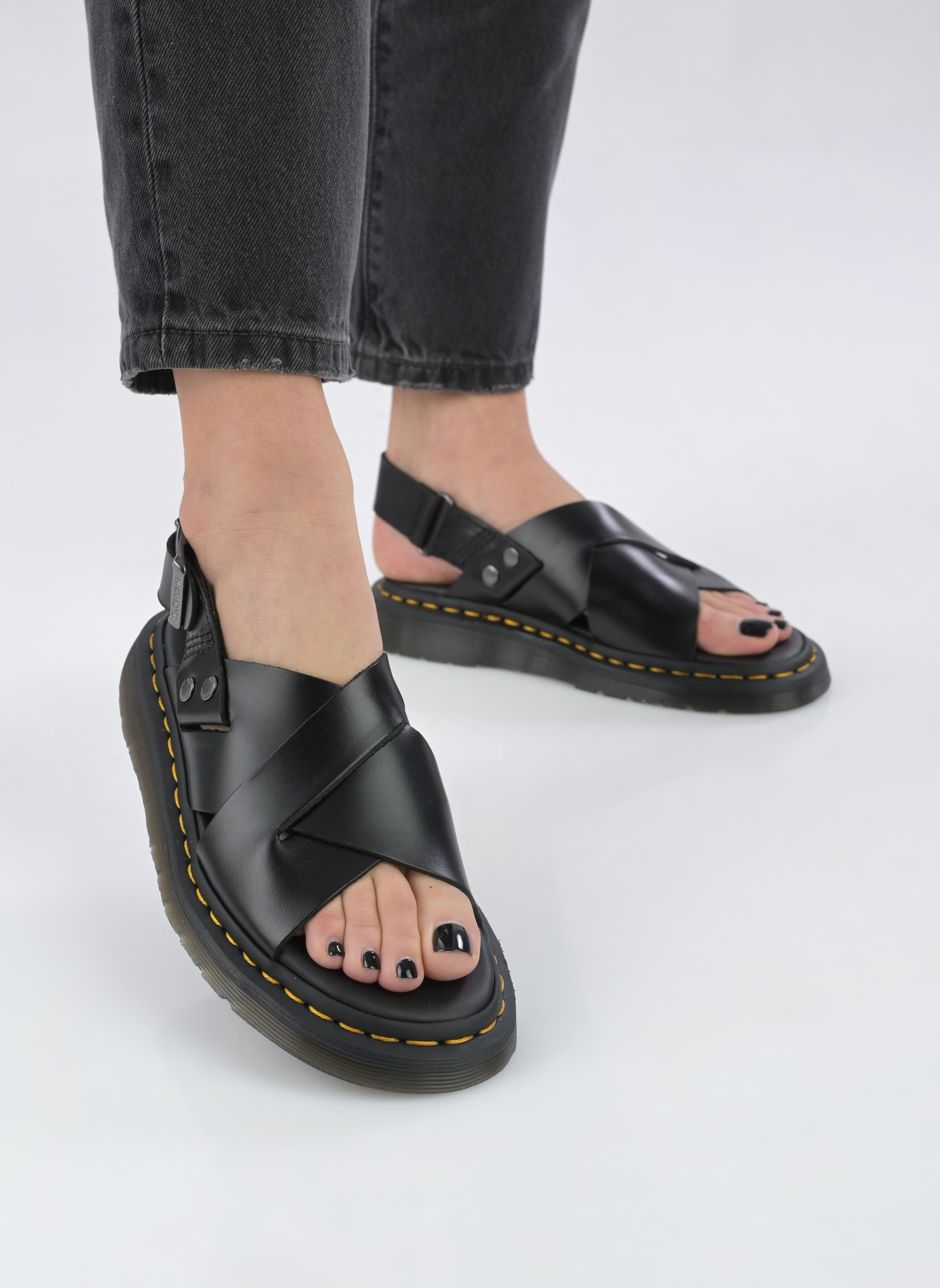 Sandali con zeppa e plateau Zane donna nero Dr. Martens Sandali con zeppa e plateau Zane donna nero BLACK BRANDO