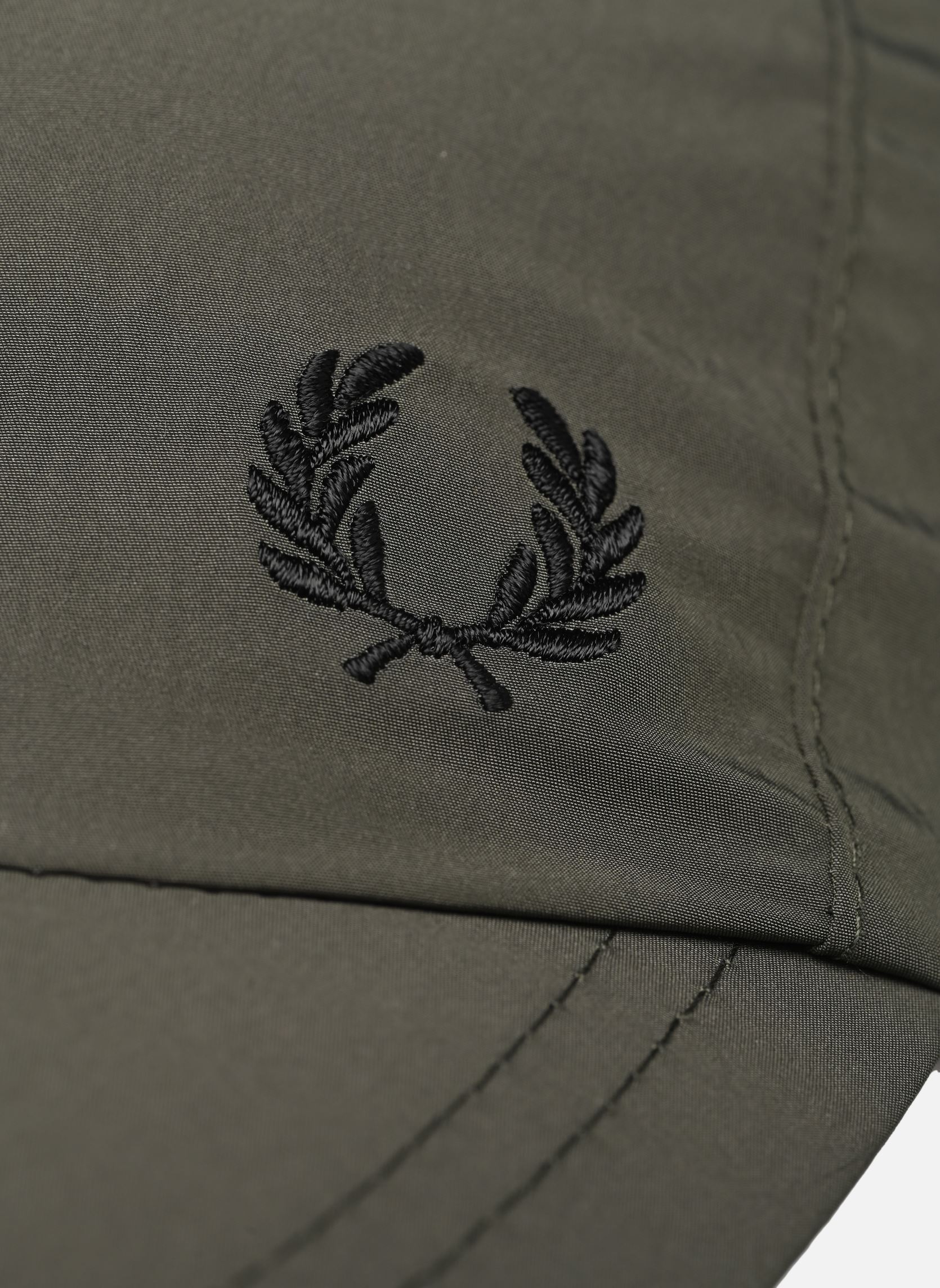 Casquettes ADJUSTABLE CAP bordeaux Fred Perry Casquettes ADJUSTABLE CAP bordeaux Field Green