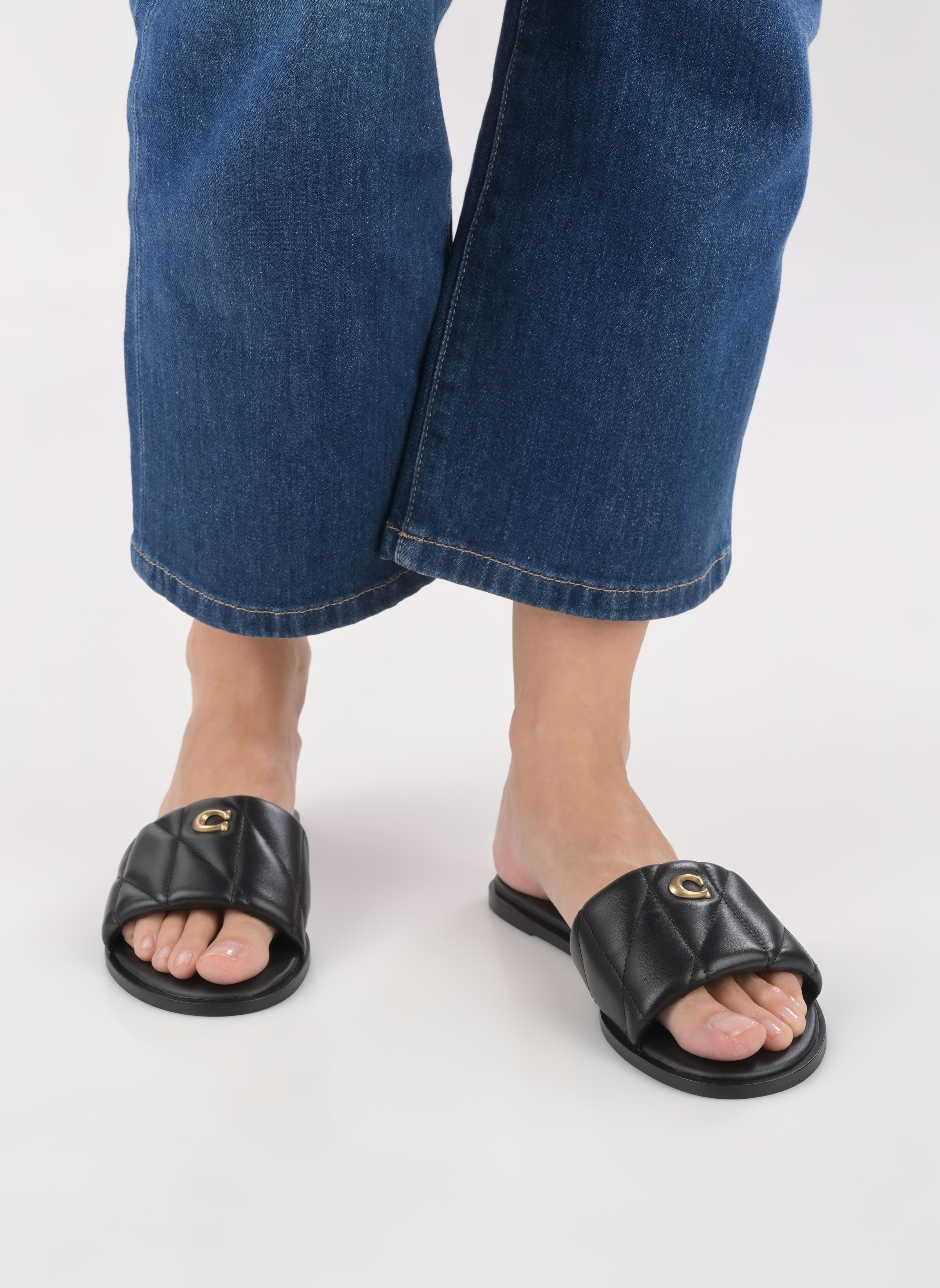 Mules et sabots Holly Quilted Leather Sandal femme noir Coach Mules et sabots Holly Quilted Leather Sandal femme noir BLACK