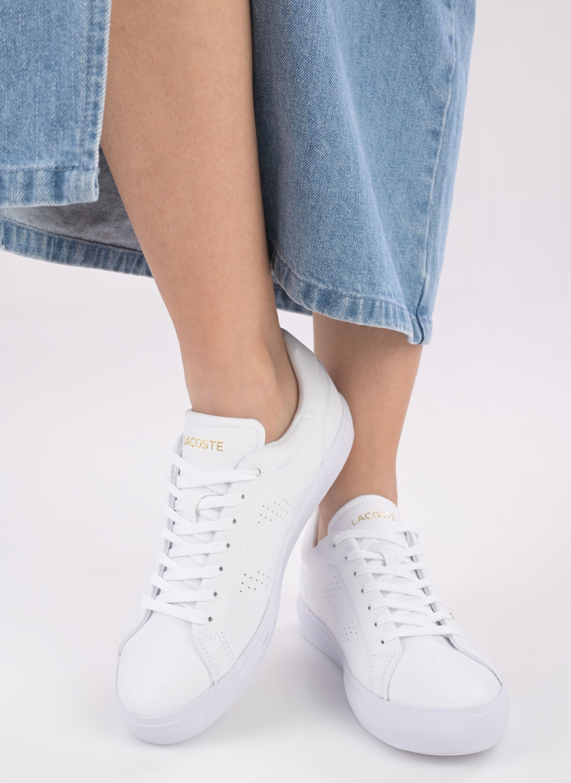 Sneakers Powercourt 2.0 dames wit Lacoste Sneakers Powercourt 2.0 dames wit WHT/GLD
