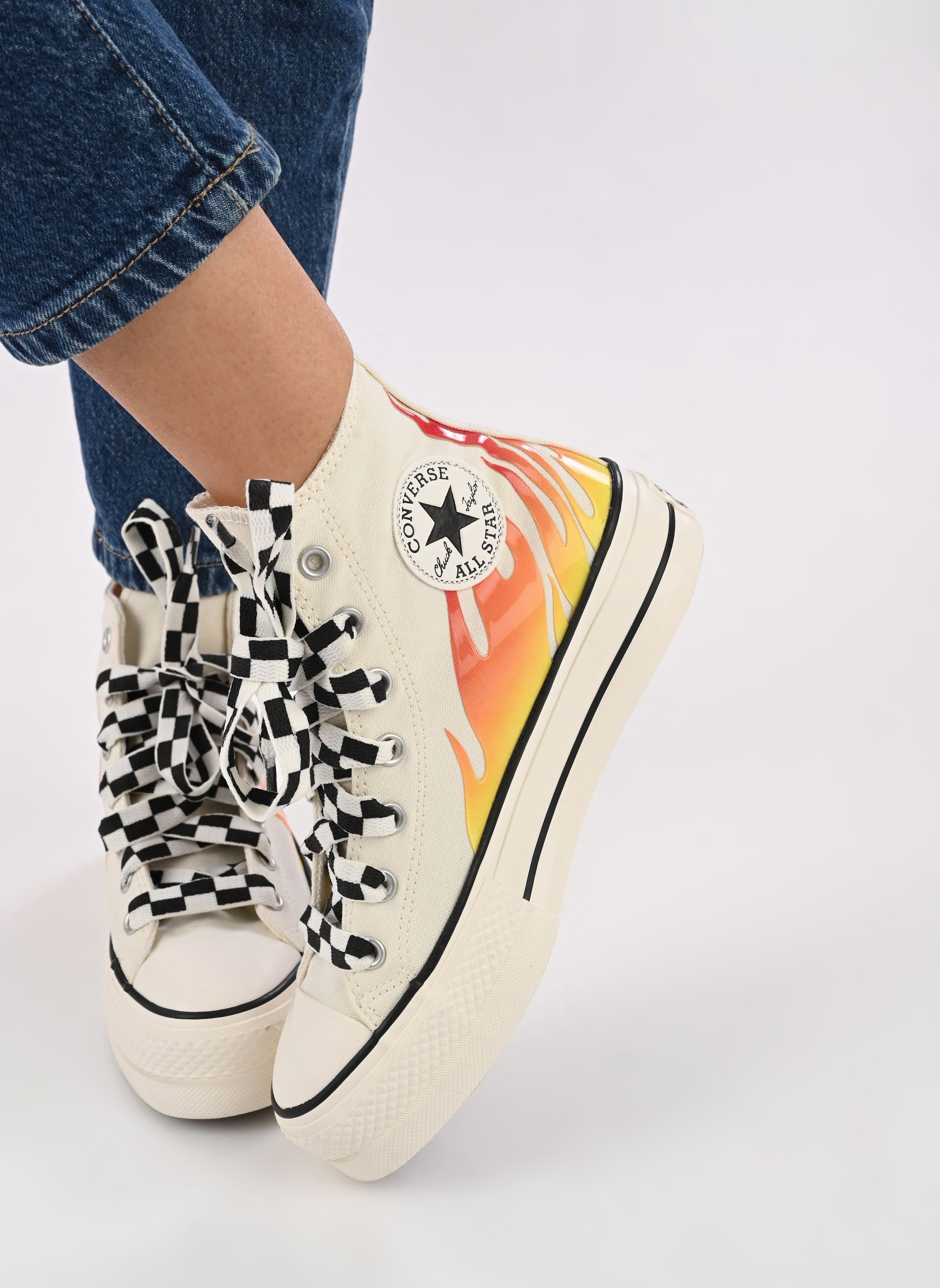 Baskets toile Chuck Taylor All Star Lift Canvas Flame femme blanc Converse Baskets toile Chuck Taylor All Star Lift Canvas Flame femme blanc EGRET/ENAMEL RED/BLACK