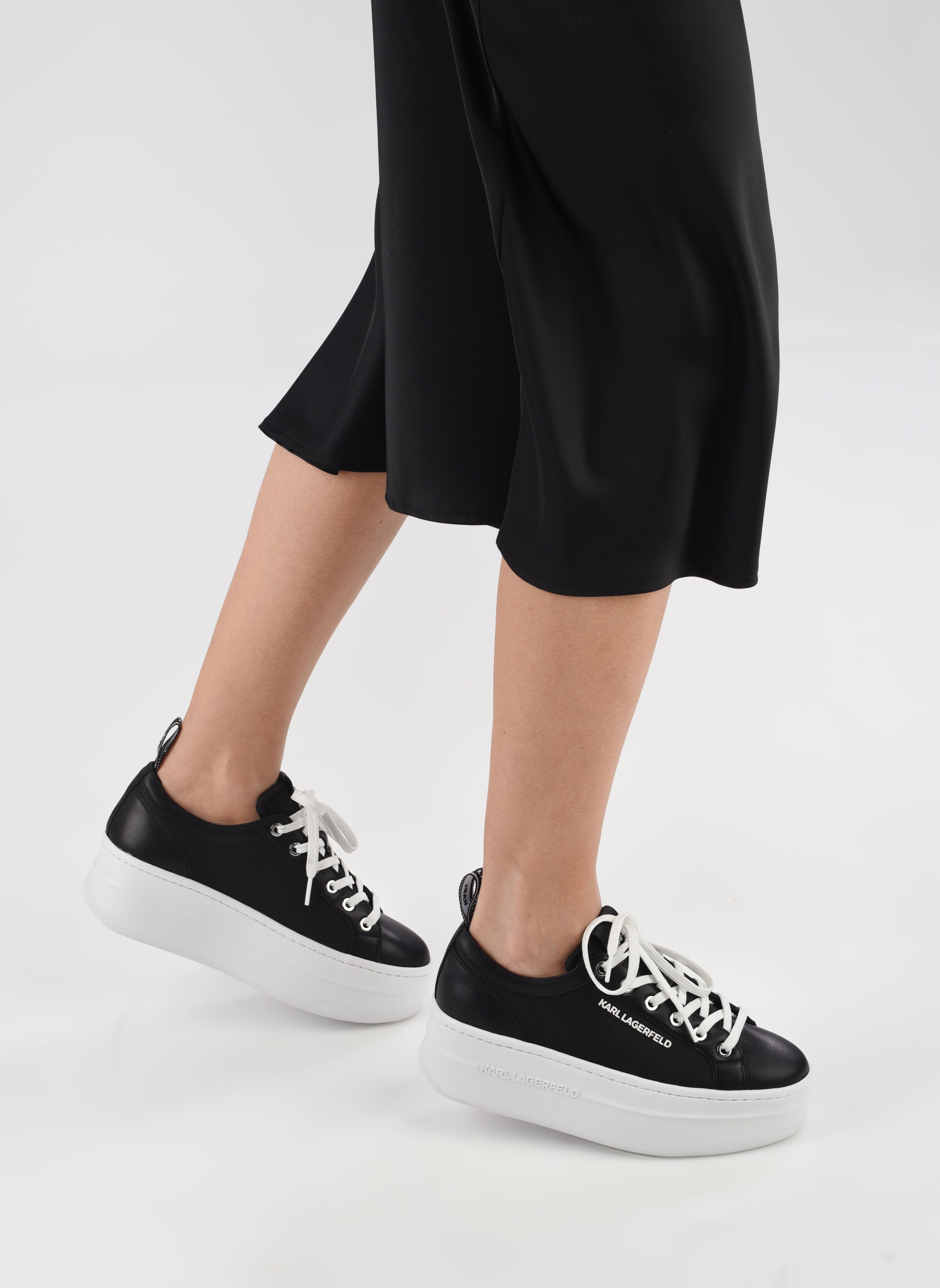 Sleehak sneakers Kobo Iii Lo Lace dames zwart Karl Lagerfeld Sleehak sneakers Kobo Iii Lo Lace dames zwart BLACK LTHR & TEXTILE