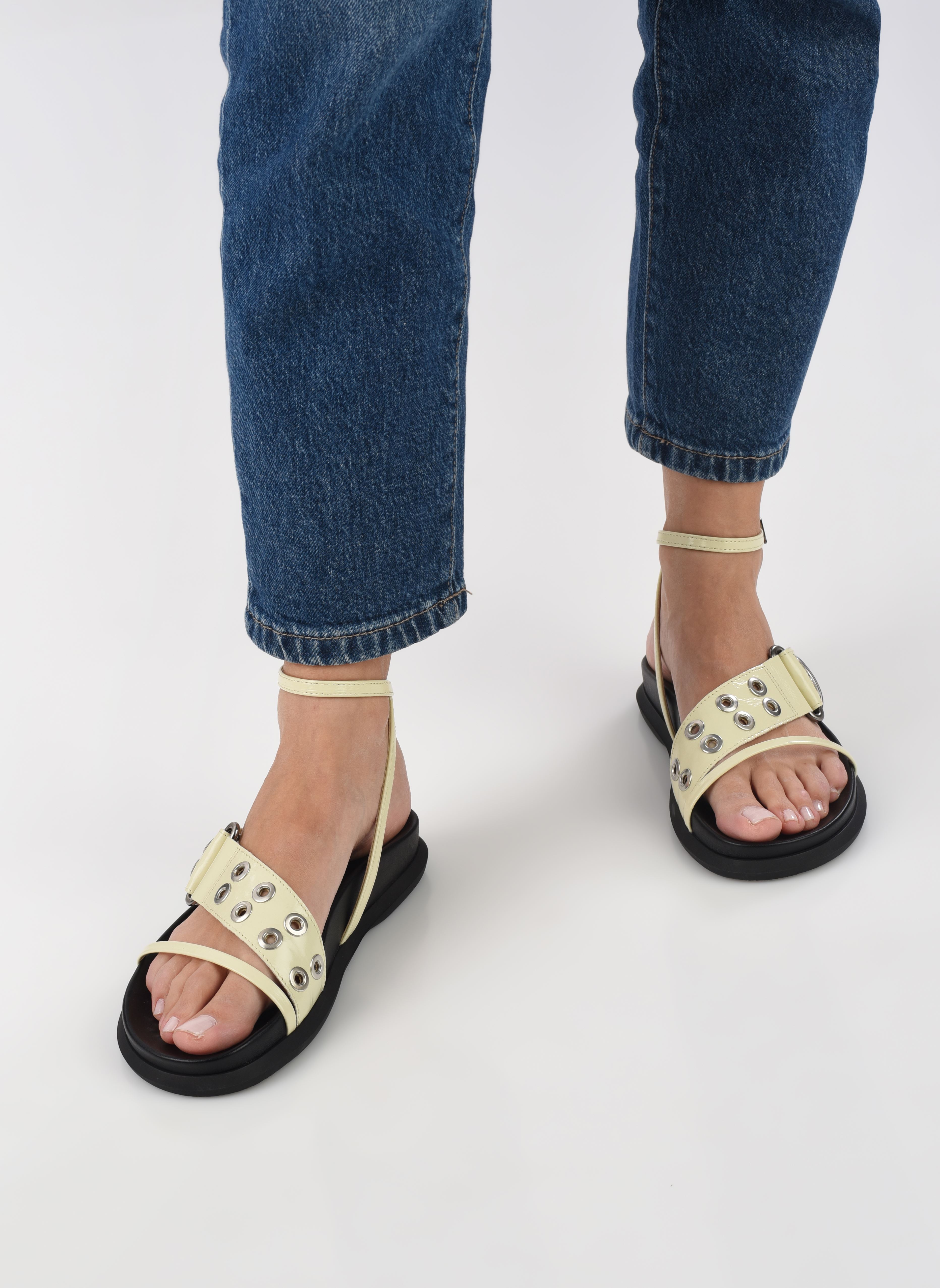 Sandalias planas Zilda mujer beige E8 by Miista Sandalias planas Zilda mujer beige VANILLA