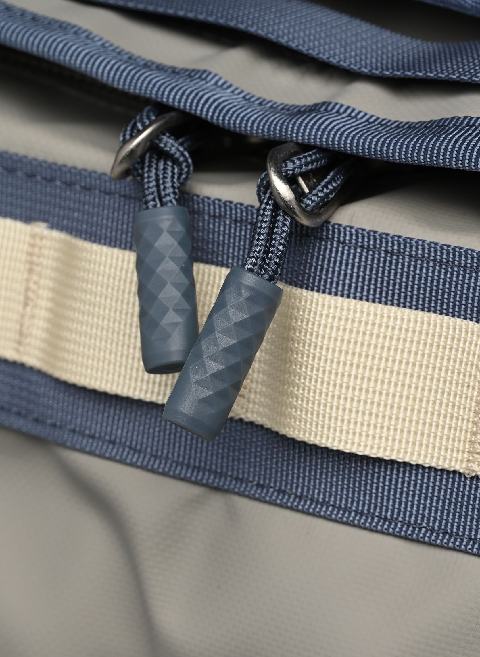 Reisetaschen BASE CAMP DUFFEL - M beige The North Face Reisetaschen BASE CAMP DUFFEL - M beige STONE SLAB/GRAN