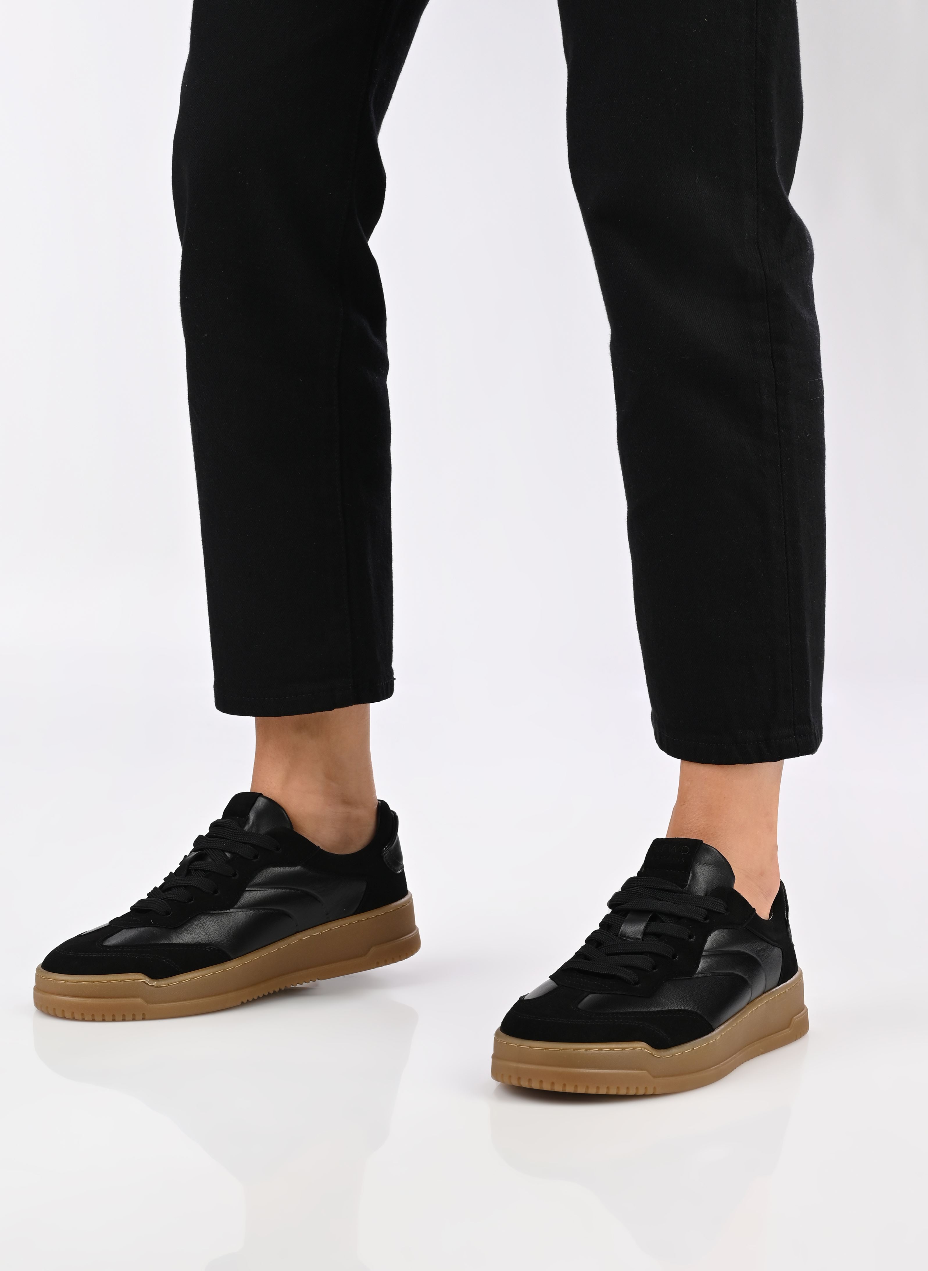 Niedrige Sneaker 23777-42 damen schwarz NEWD. Niedrige Sneaker 23777-42 damen schwarz BLACK