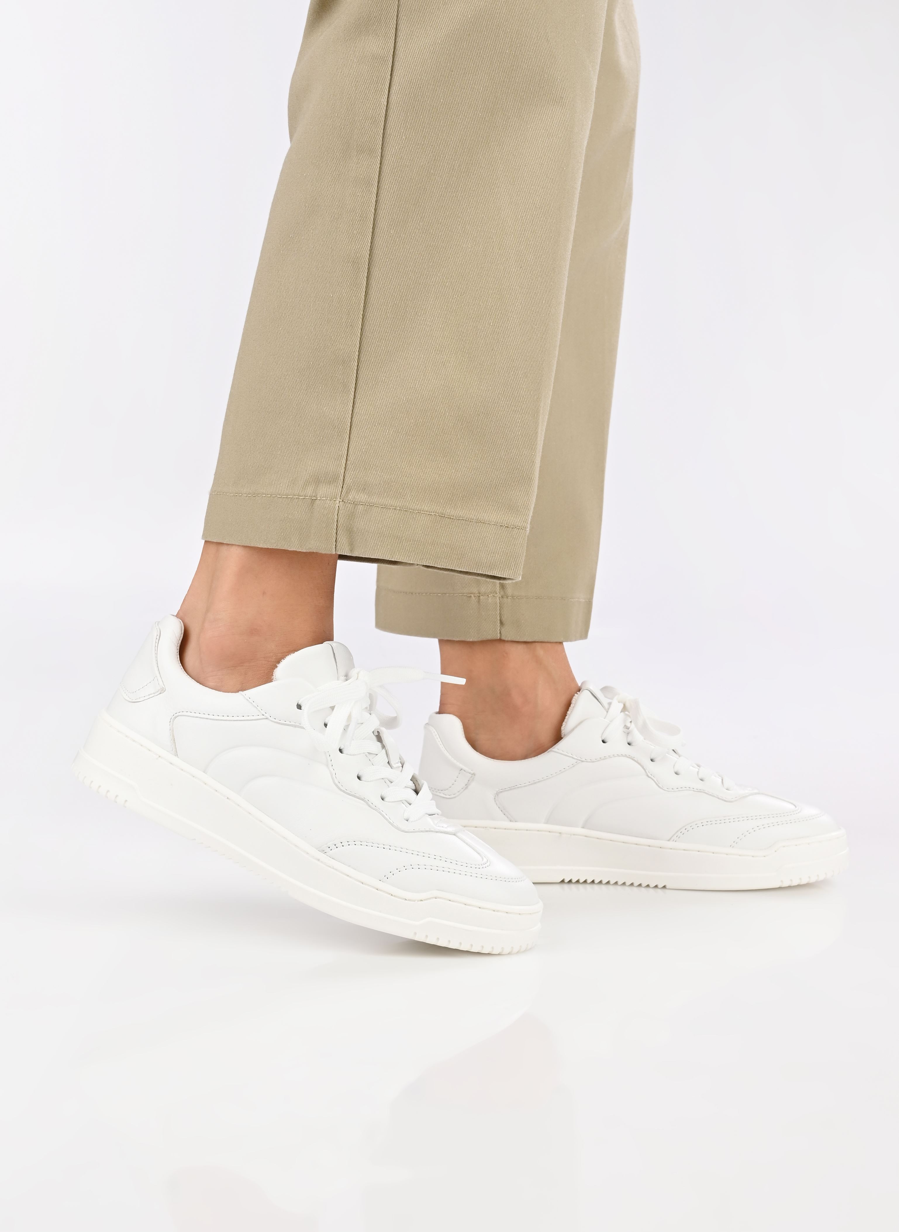 Sneakers basse 23777-42 donna bianco NEWD. Sneakers basse 23777-42 donna bianco WHITE