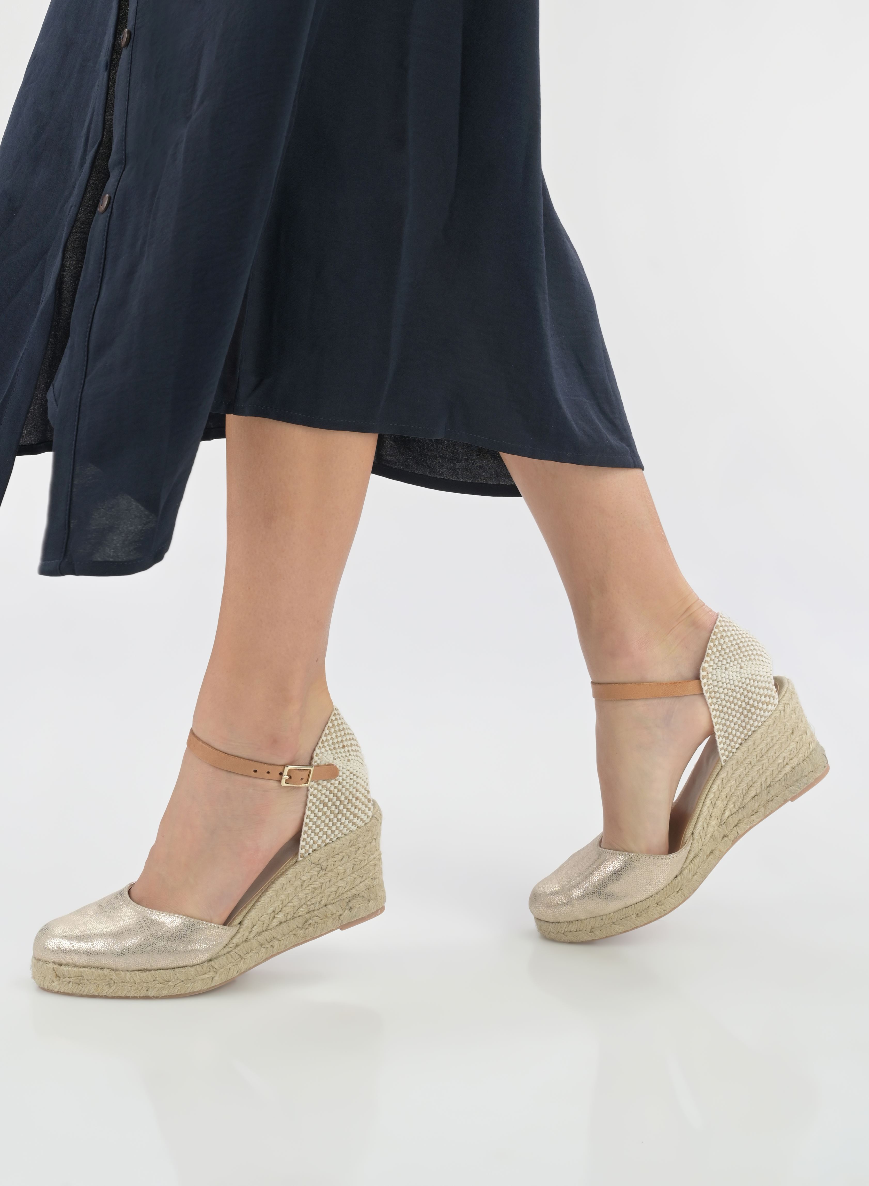 Sandalen met sleehak en plateau HELIAN dames beige Bocage Sandalen met sleehak en plateau HELIAN dames beige Beige