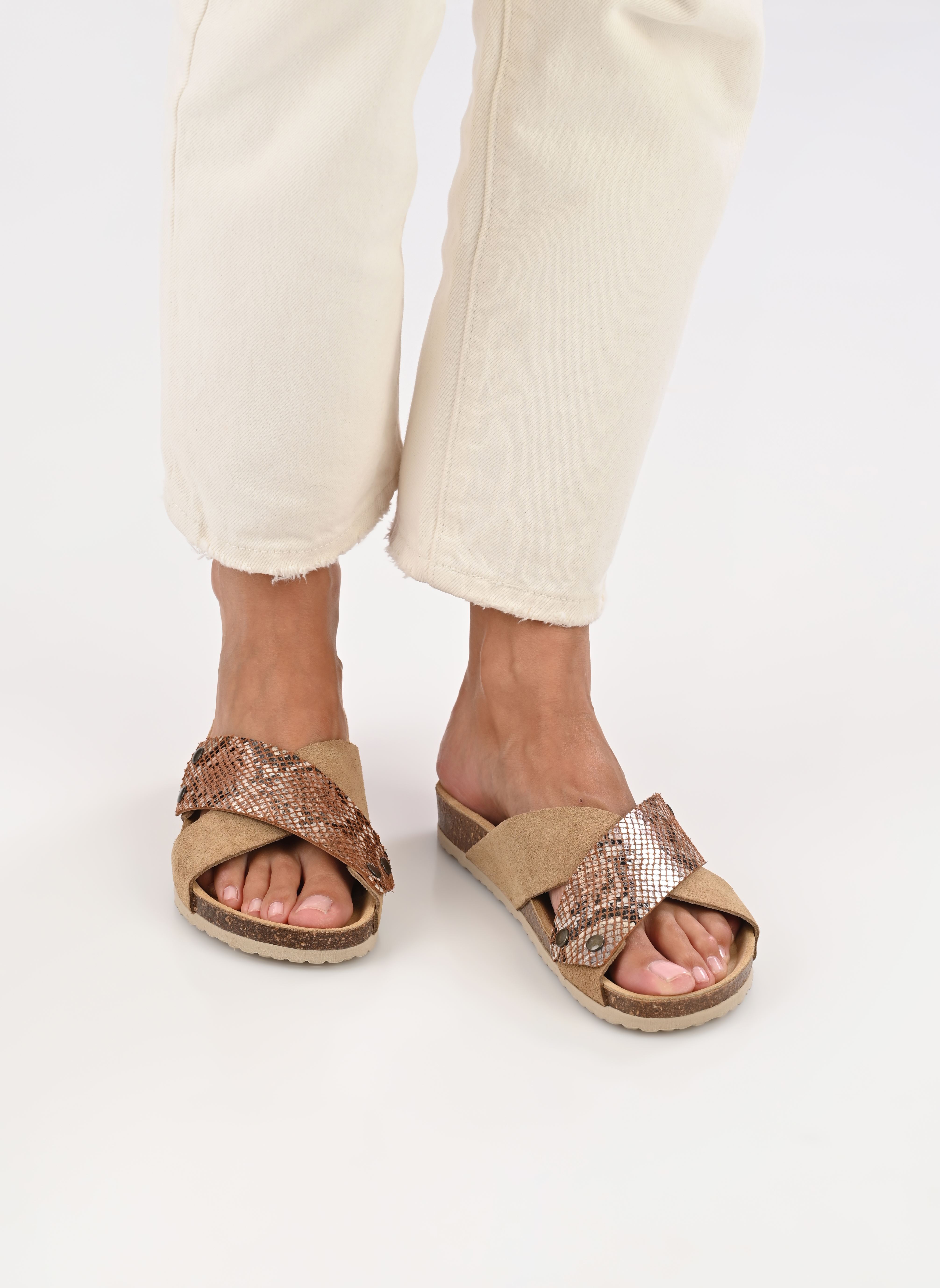 Pantoletten und Clogs July damen beige Eram Pantoletten und Clogs July damen beige Taupe