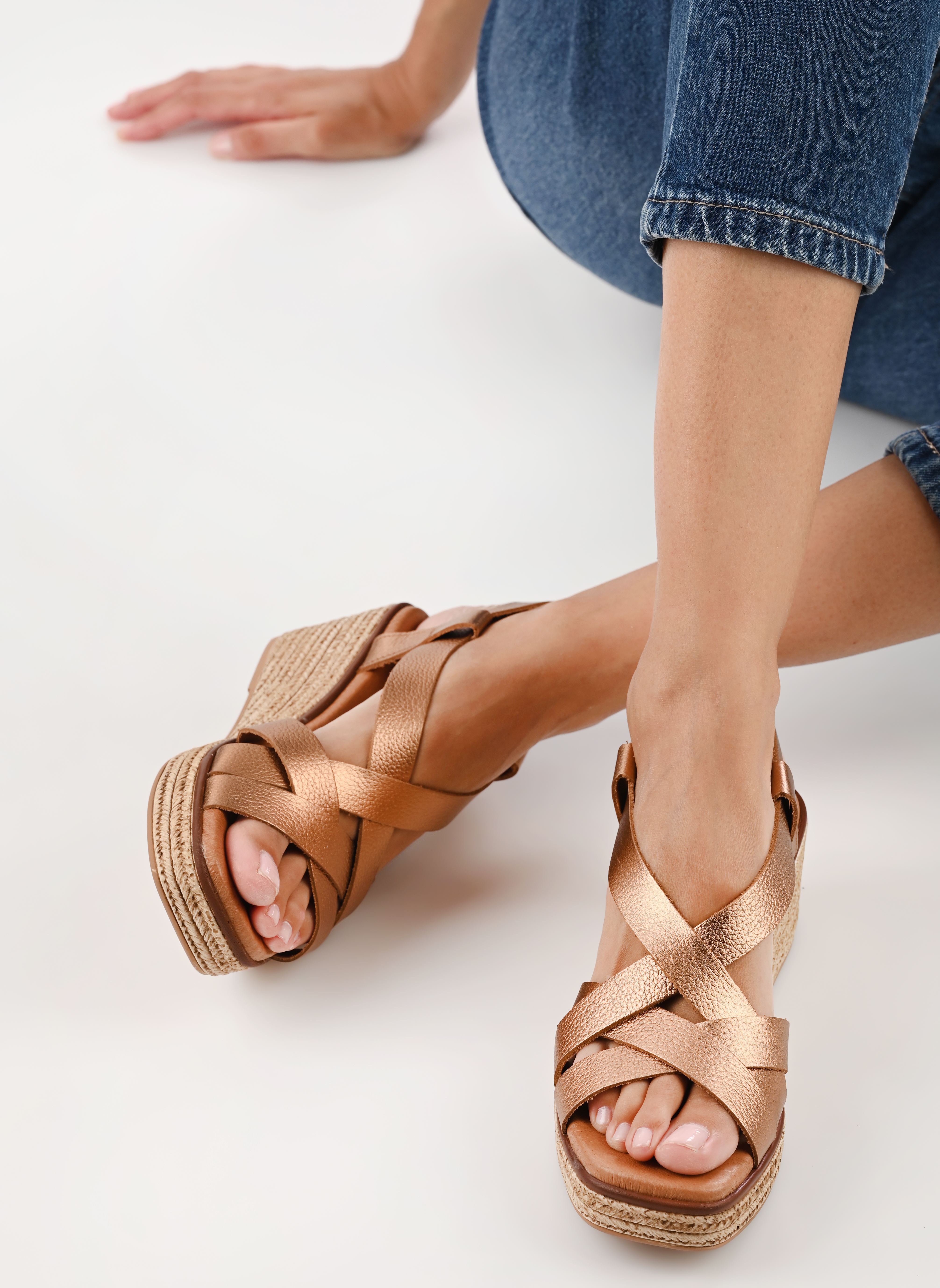 Sandalen met sleehak en plateau Tillie dames goud en brons Eram Sandalen met sleehak en plateau Tillie dames goud en brons Bronze