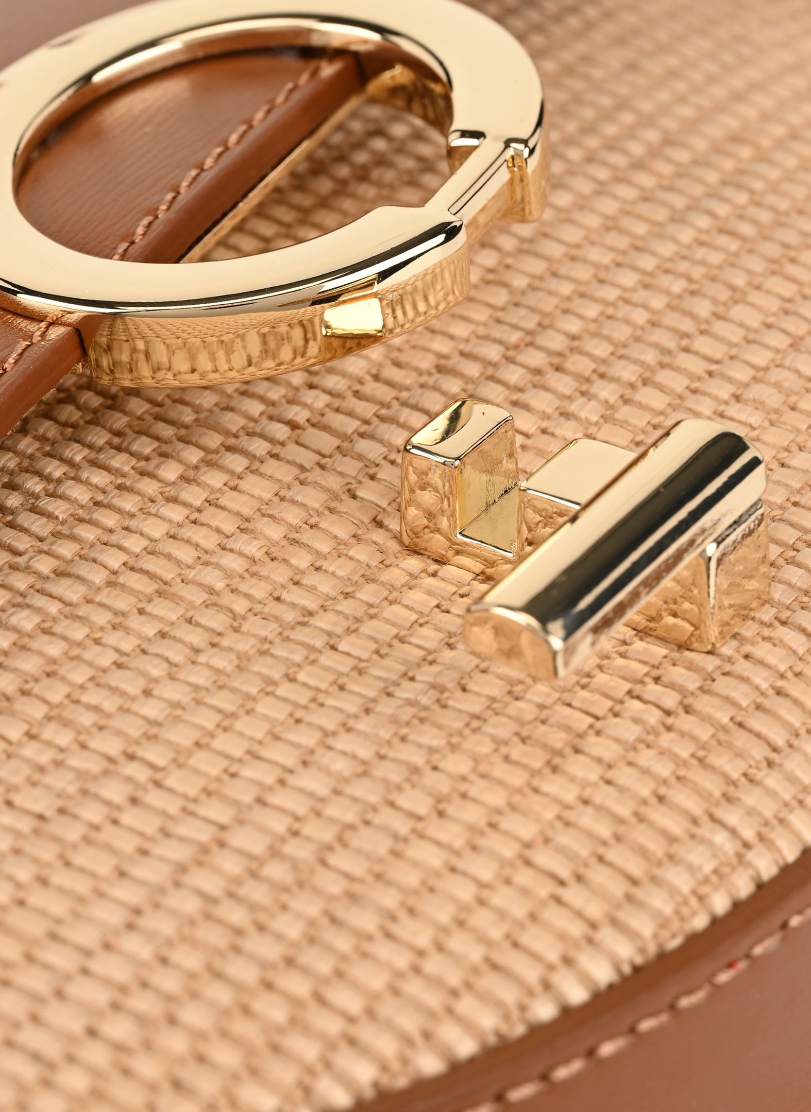 Schoudertassen Jim R dames bruin La Petite Etoile Schoudertassen Jim R dames bruin CAMEL