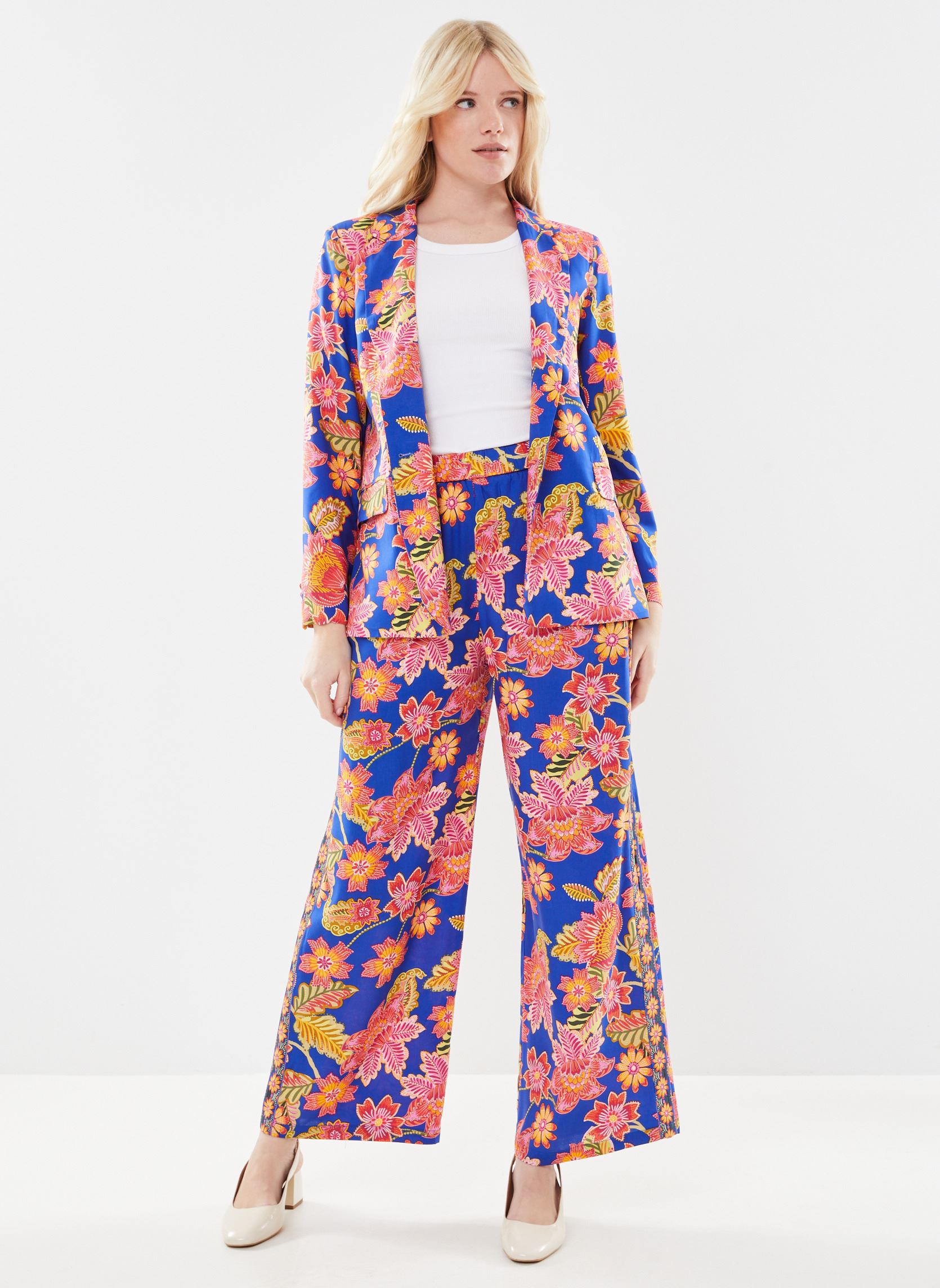 Jacketts / Sakkos Vildan damen blau La Petite Etoile Jacketts / Sakkos Vildan damen blau Bleu