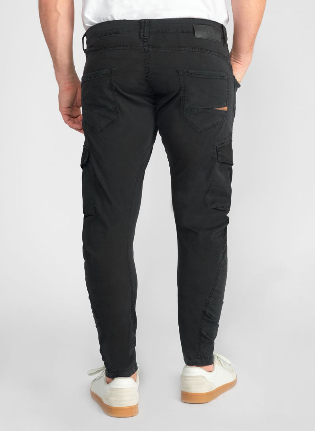 Pantalons droits Pantalon cargo ALBAN Black homme noir Le temps des cerises Pantalons droits Pantalon cargo ALBAN Black homme noir Noir