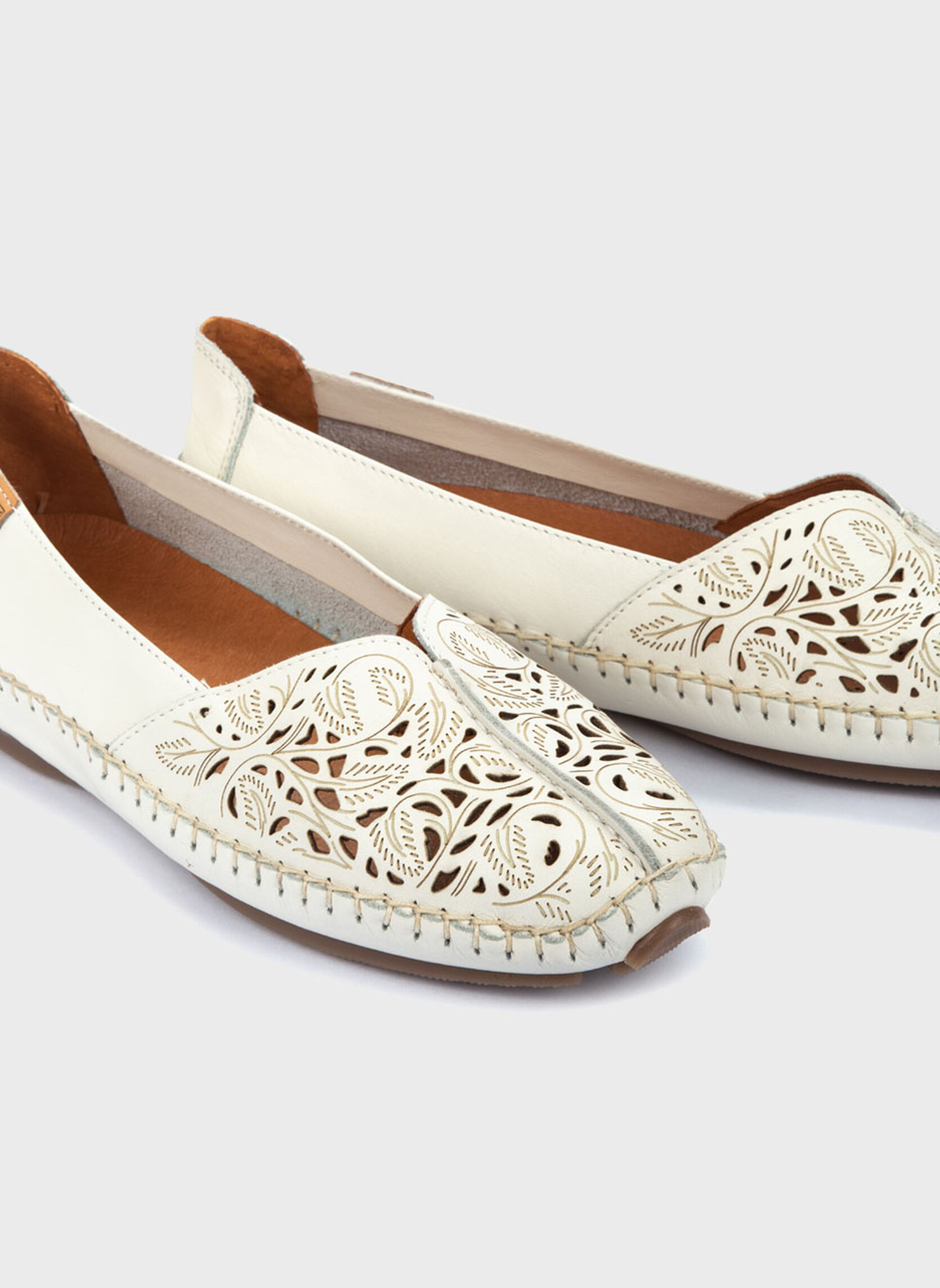 Mocassins Tod's En Cuir Blanc - Taille 7 - Fabriqués En Italie - Occasion