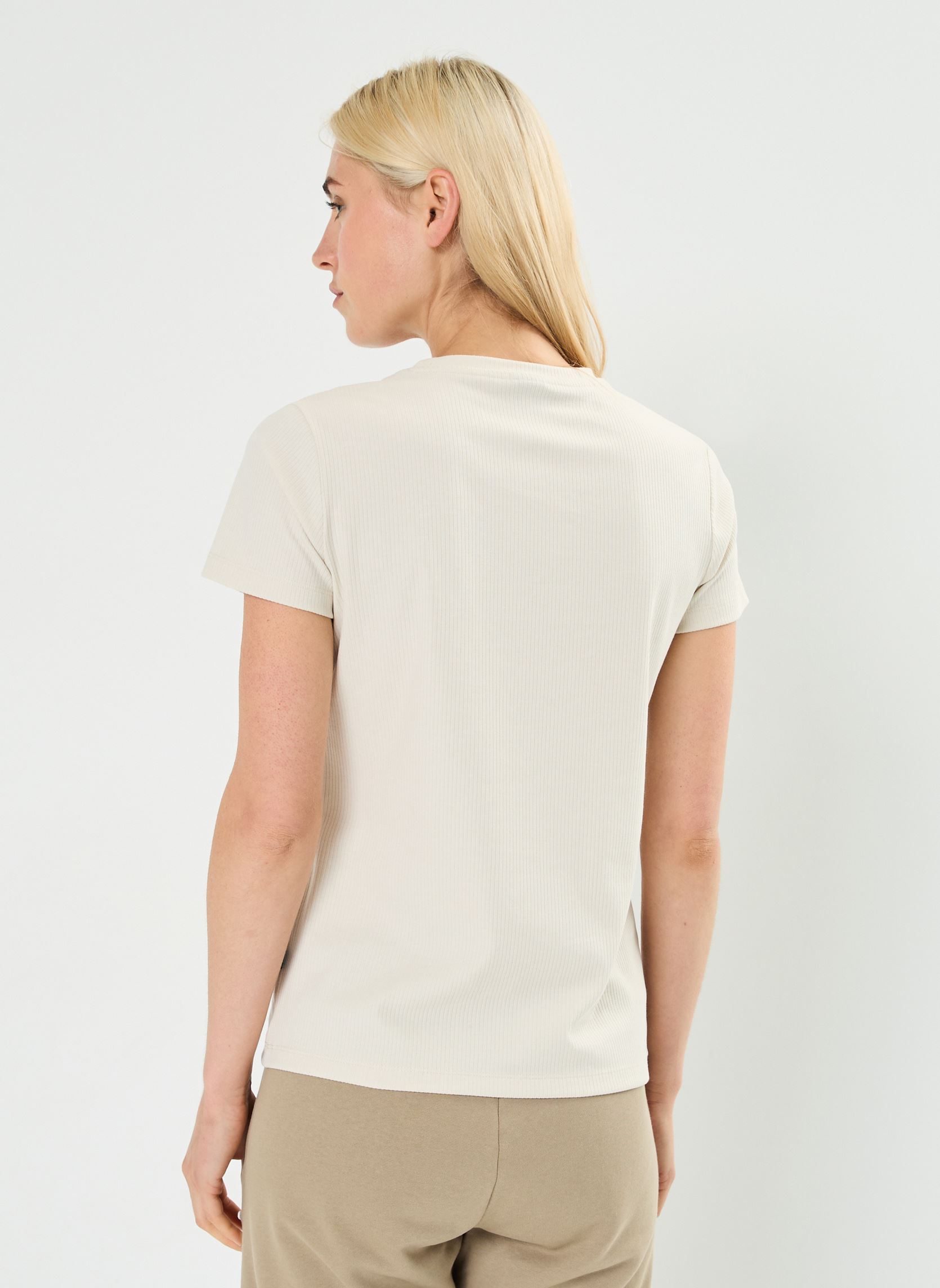 Tee-shirts manches courtes W Ess Ele Tee femme blanc Puma Tee-shirts manches courtes W Ess Ele Tee femme blanc Alpine Snow