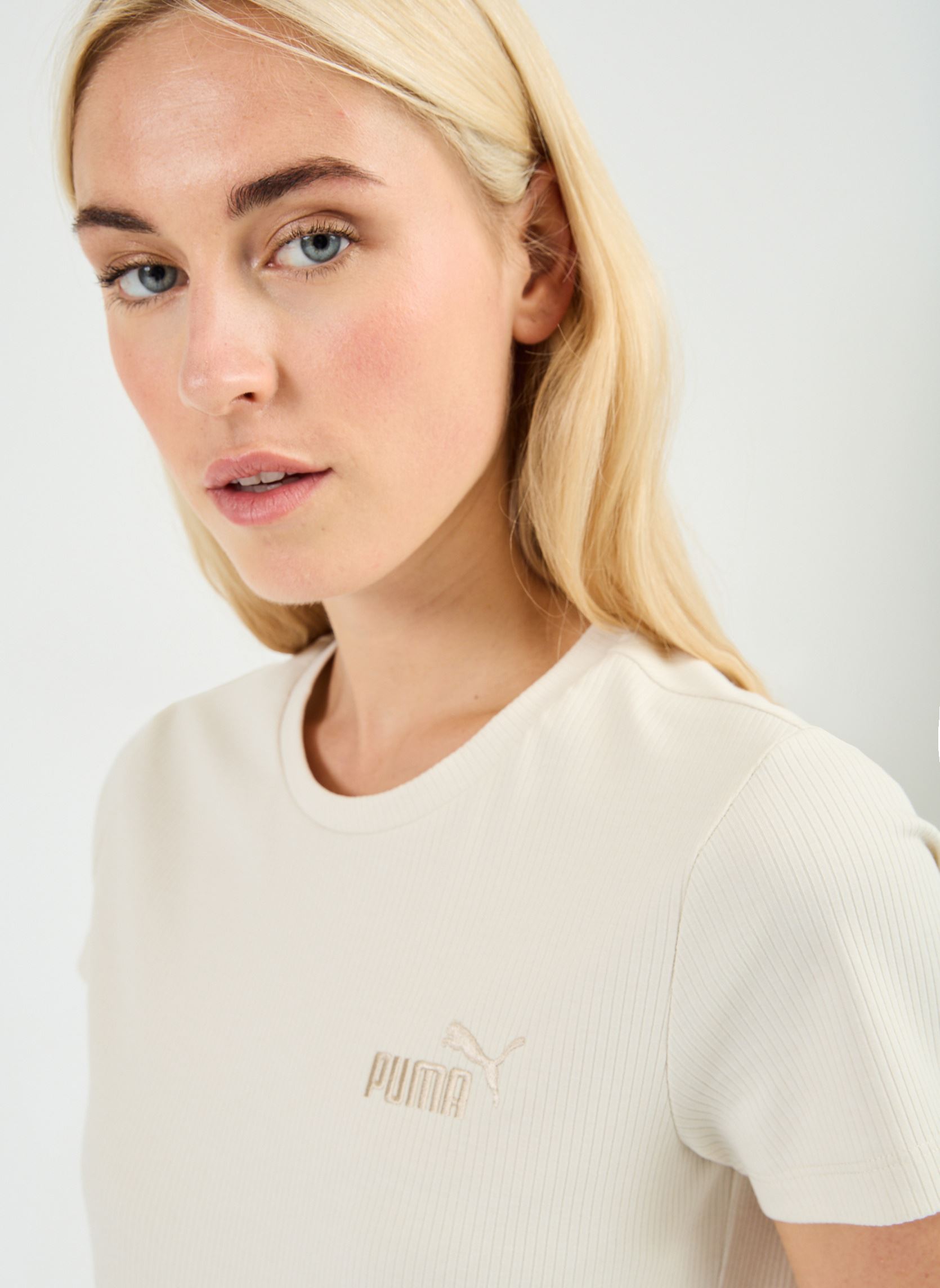 Tee-shirts manches courtes W Ess Ele Tee femme blanc Puma Tee-shirts manches courtes W Ess Ele Tee femme blanc Alpine Snow