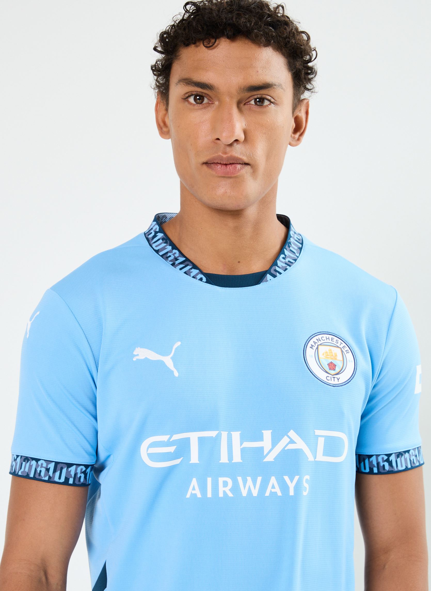 Tee-shirts manches courtes Maillot de foot Manchester City replica homme bleu Puma Tee-shirts manches courtes Maillot de foot Manchester City replica homme bleu Team Light Blue-Marine Blue