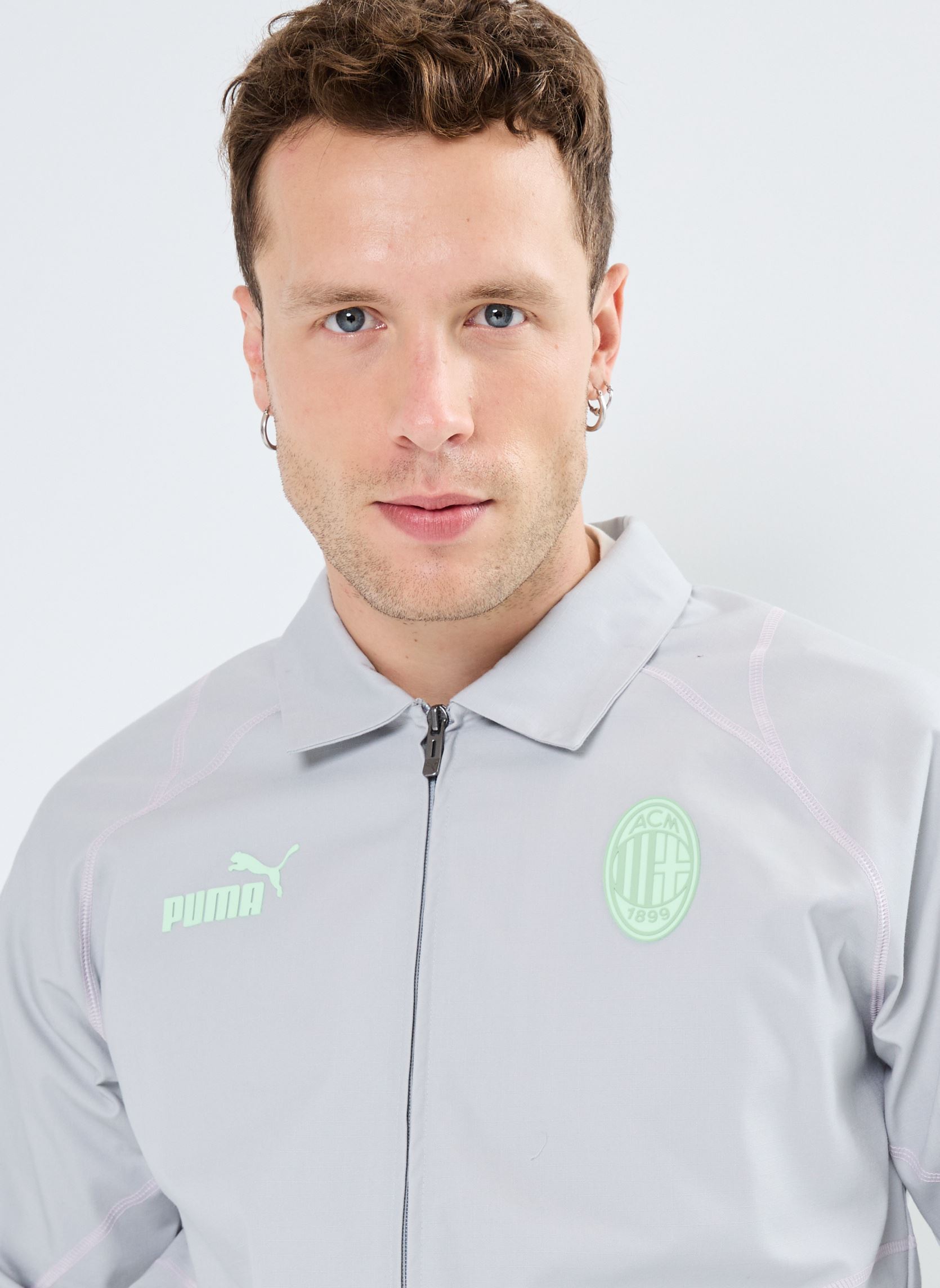 Vestes de survêtement Veste de foot AC Milan homme multicolore Puma Vestes de survêtement Veste de foot AC Milan homme multicolore FLAT LIGHT GRAY-GRAPE MIST