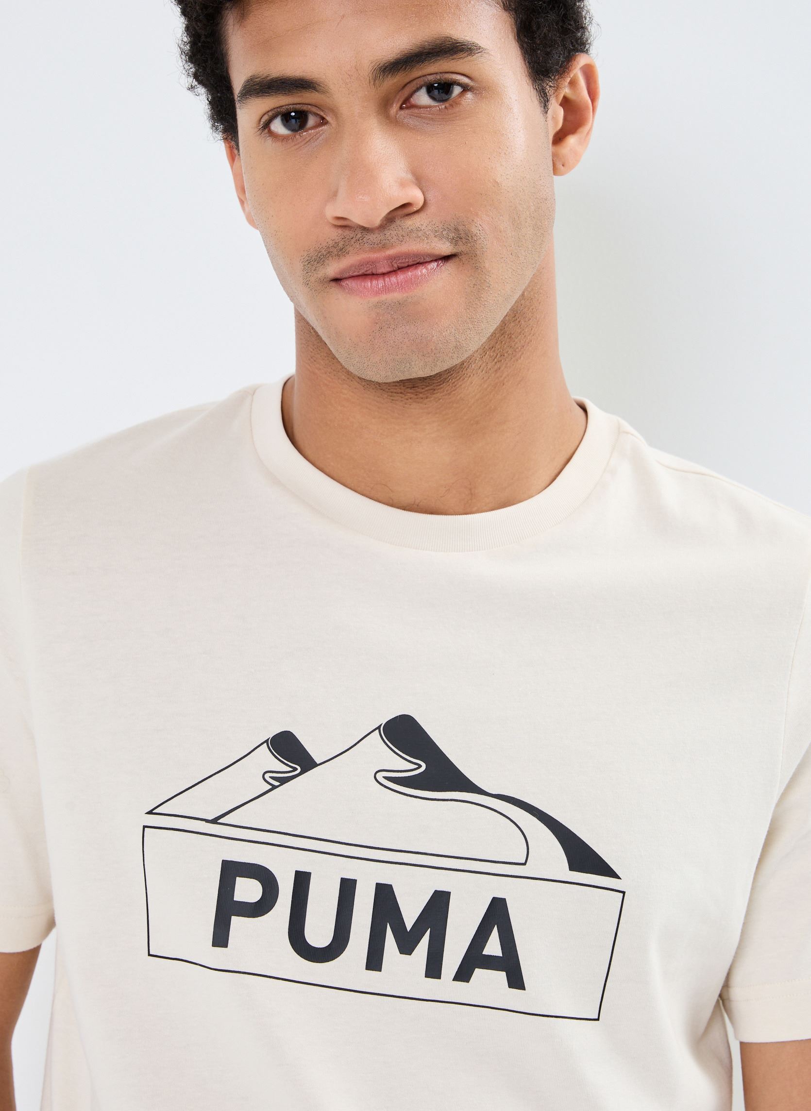 T-shirt a maniche corte M OPENROAD GRAF TEE uomo beige Puma T-shirt a maniche corte M OPENROAD GRAF TEE uomo beige Alpine Snow