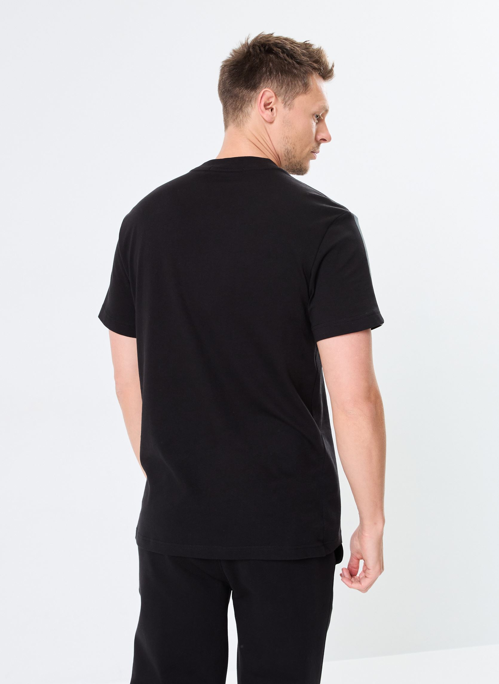 Tee-shirts manches courtes Logo Tape Tee J30J325653 homme noir Calvin Klein Jeans Tee-shirts manches courtes Logo Tape Tee J30J325653 homme noir CK BLACK