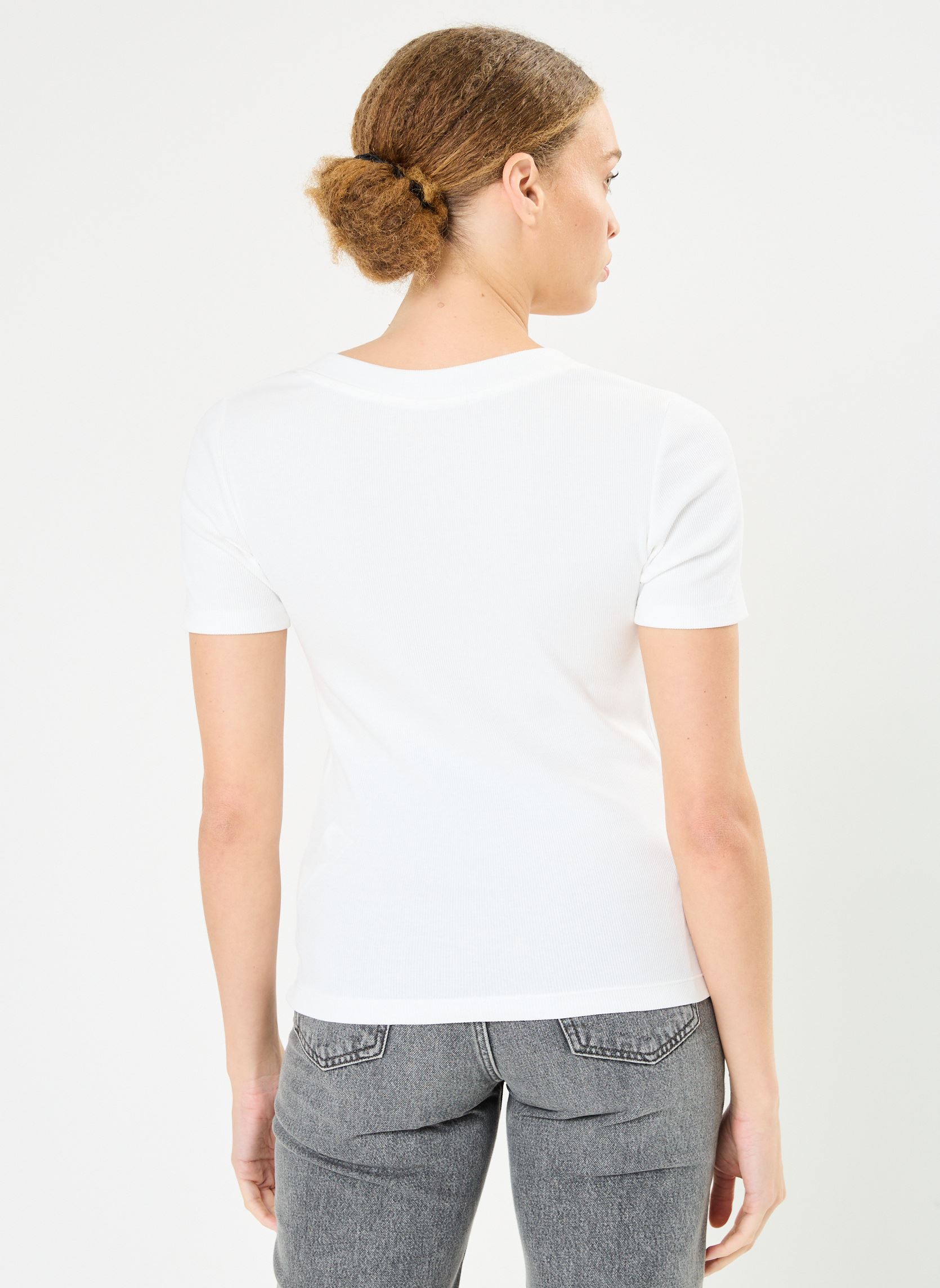 Kurzarm-T-Shirts Woven Label Rib V-Ne J20J223274 damen weiß Calvin Klein Jeans Kurzarm-T-Shirts Woven Label Rib V-Ne J20J223274 damen weiß BRIGHT WHITE