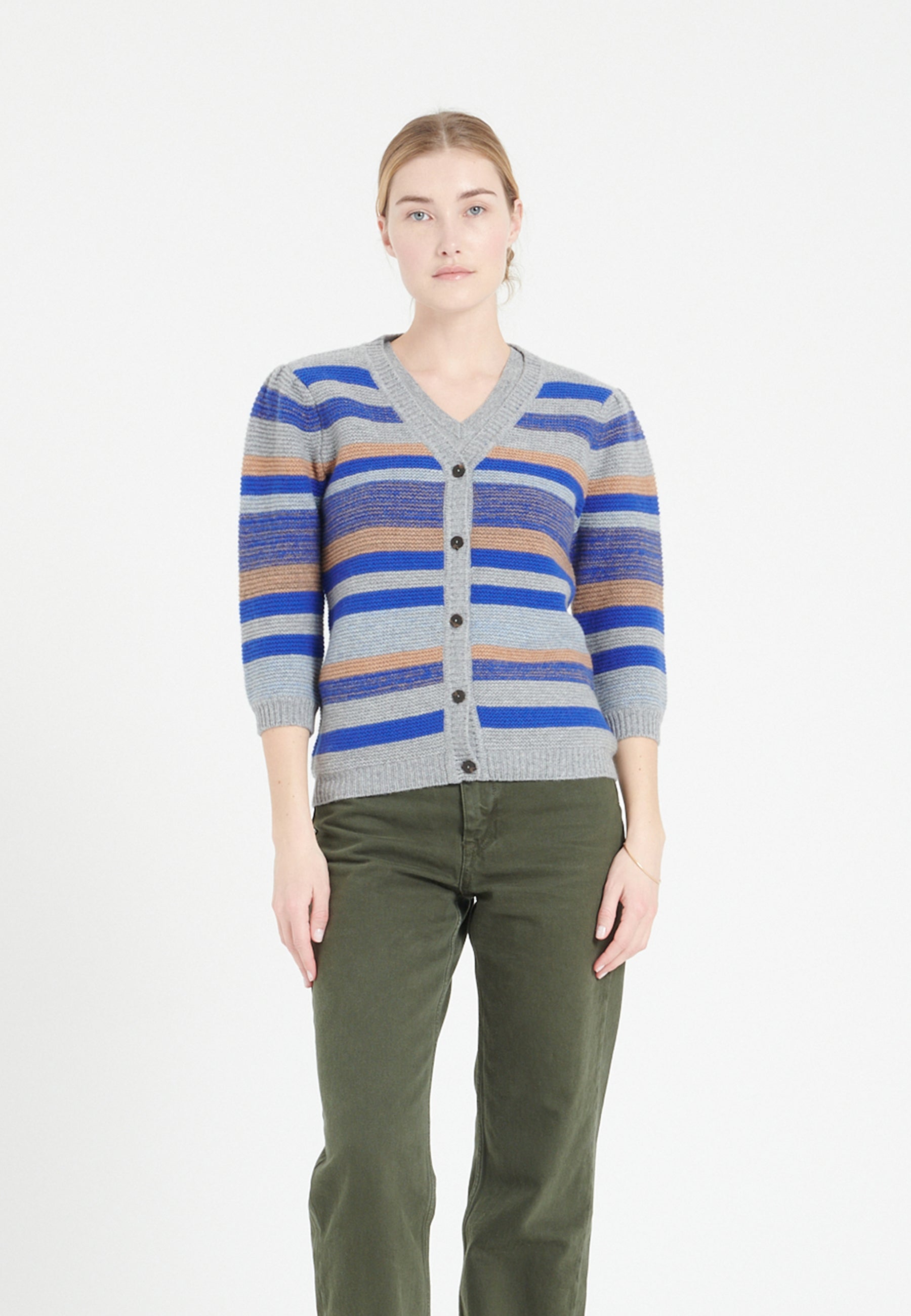 Gilets Cardigan col V manches 3/4 femme en cachemire 6 fils - MIA 11 femme multicolore Studio Cashmere8 Gilets Cardigan col V manches 3/4 femme en cachemire 6 fils - MIA 11 femme multicolore Multicouleur