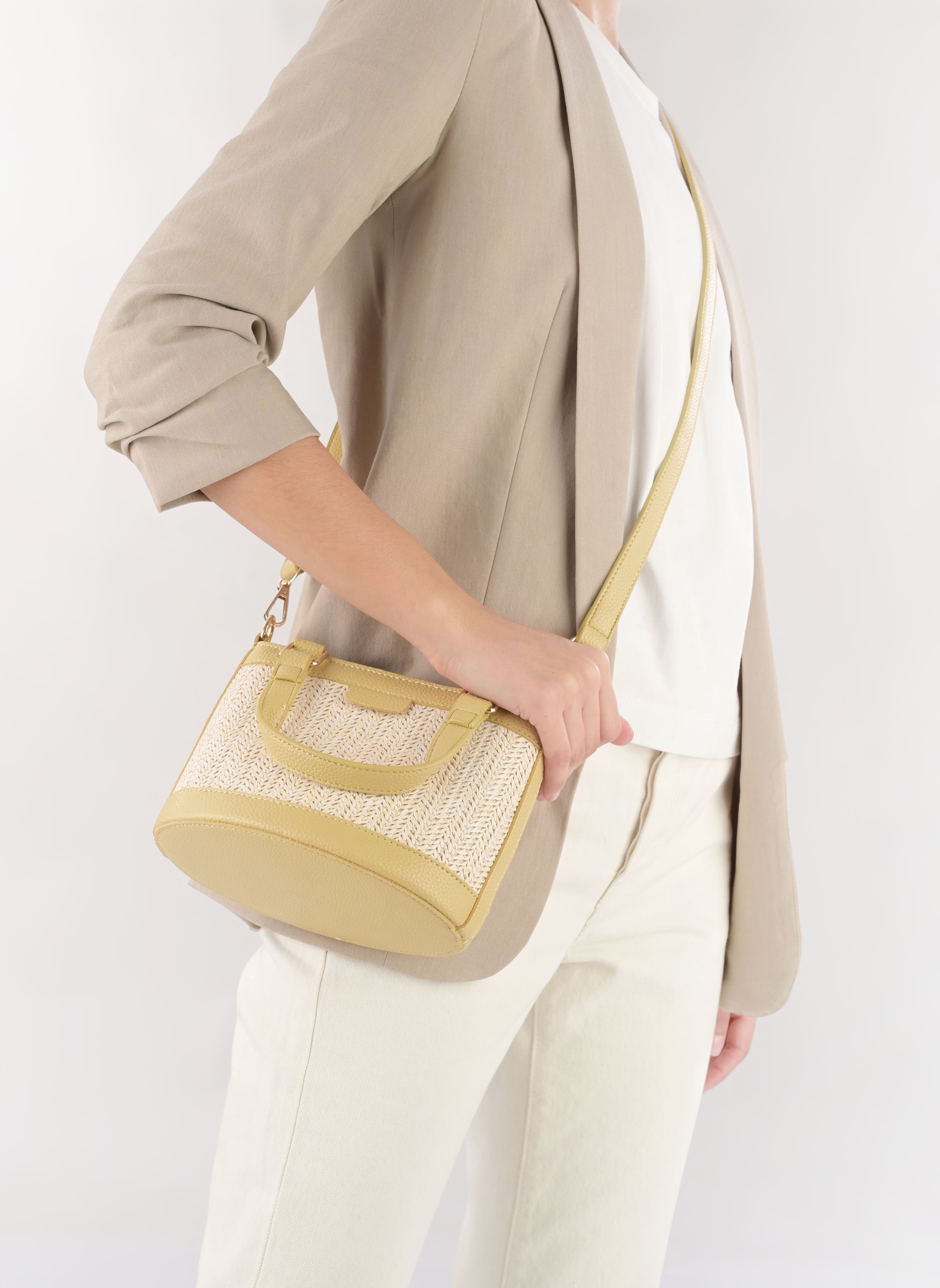 Sacs bandoulière ELENOR femme beige I Love Shoes Sacs bandoulière ELENOR femme beige JAUNE