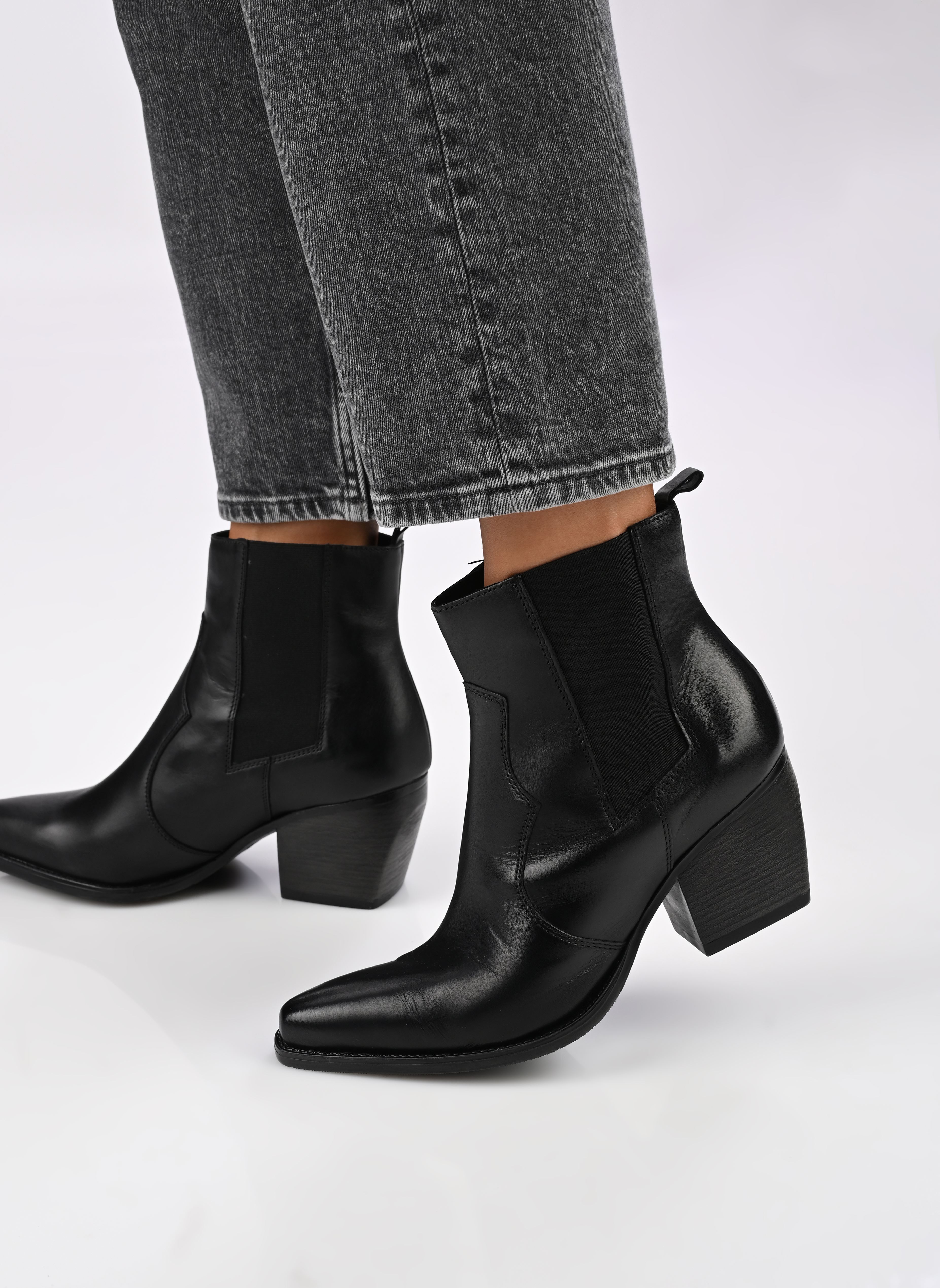 Bottines santiags Rantiag femme noir Georgia Rose Soft Bottines santiags Rantiag femme noir CUIR LISSE NOIR