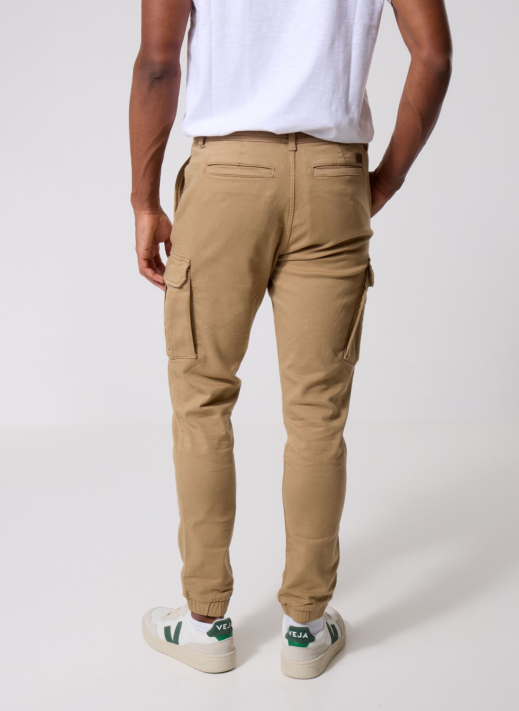 Pantalons chino PRAVESH cargo homme marron MADE BY Pantalons chino PRAVESH cargo homme marron TIGER'S EYE