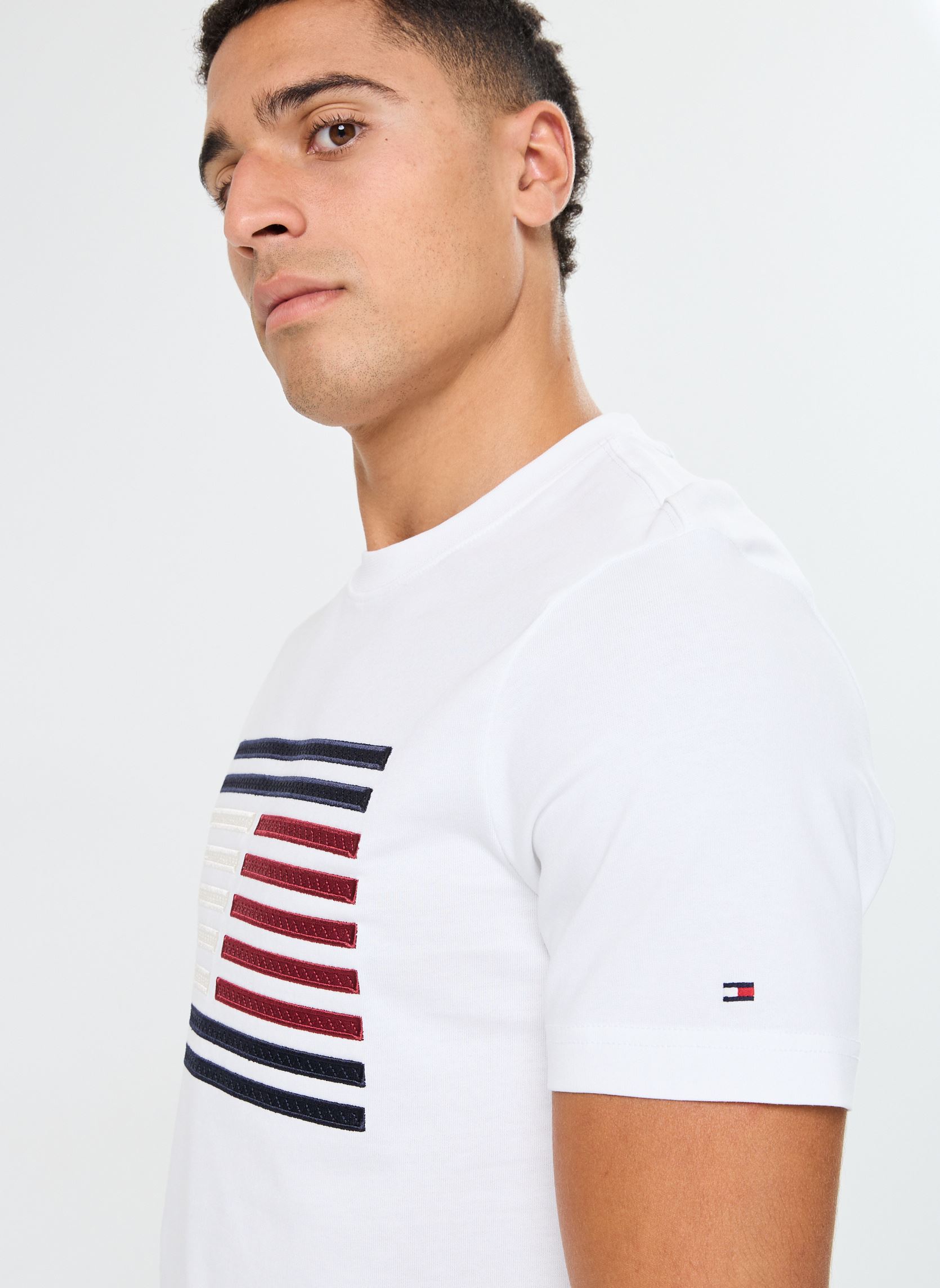 T-shirts met korte mouwen Grossgrain Flag Tee MW0MW35460 heren wit Tommy Hilfiger T-shirts met korte mouwen Grossgrain Flag Tee MW0MW35460 heren wit WHITE