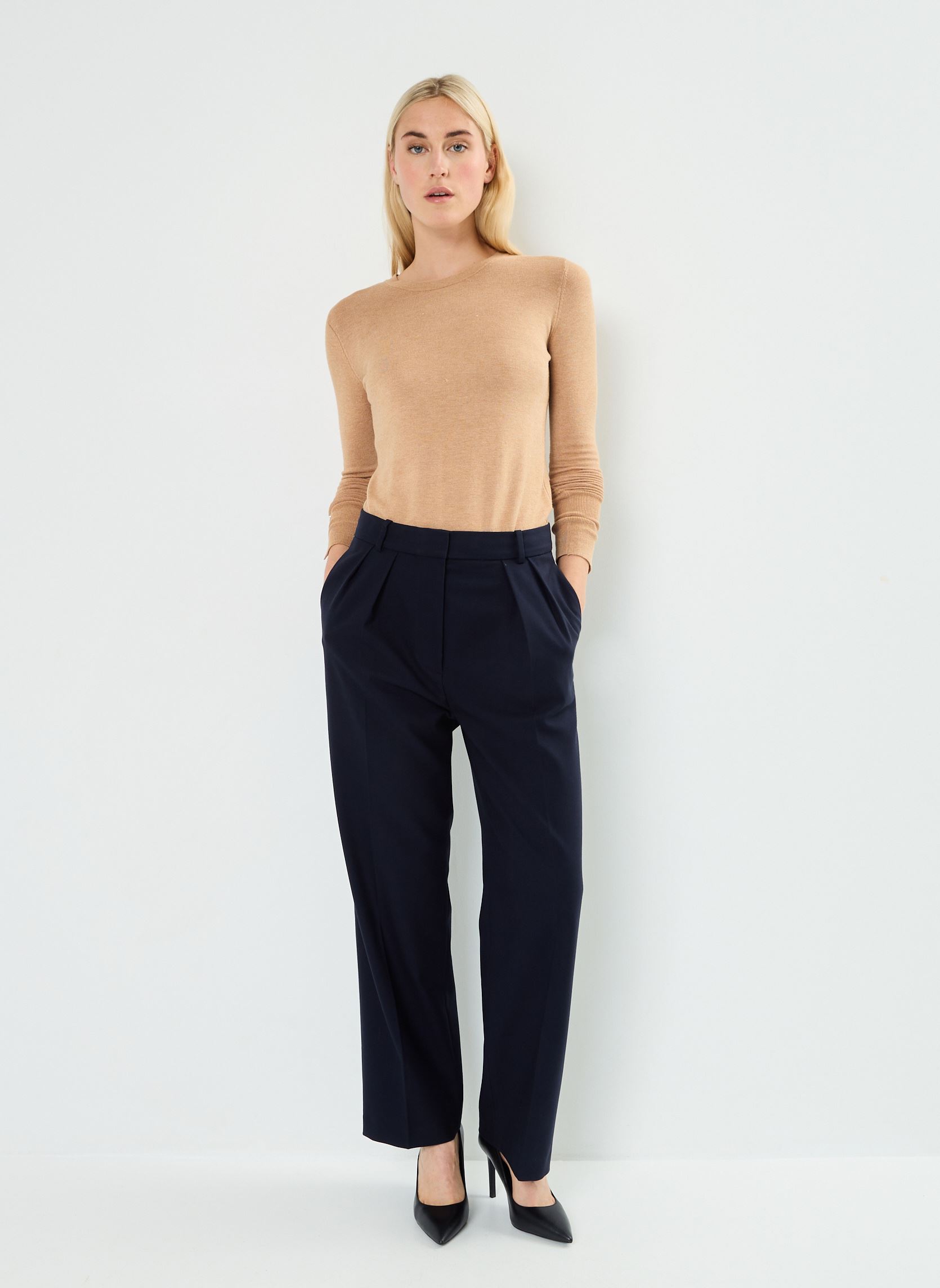 Pantalons de costume Core Relaxed Straigh WW0WW39725 femme bleu Tommy Hilfiger Pantalons de costume Core Relaxed Straigh WW0WW39725 femme bleu DESERT SKY