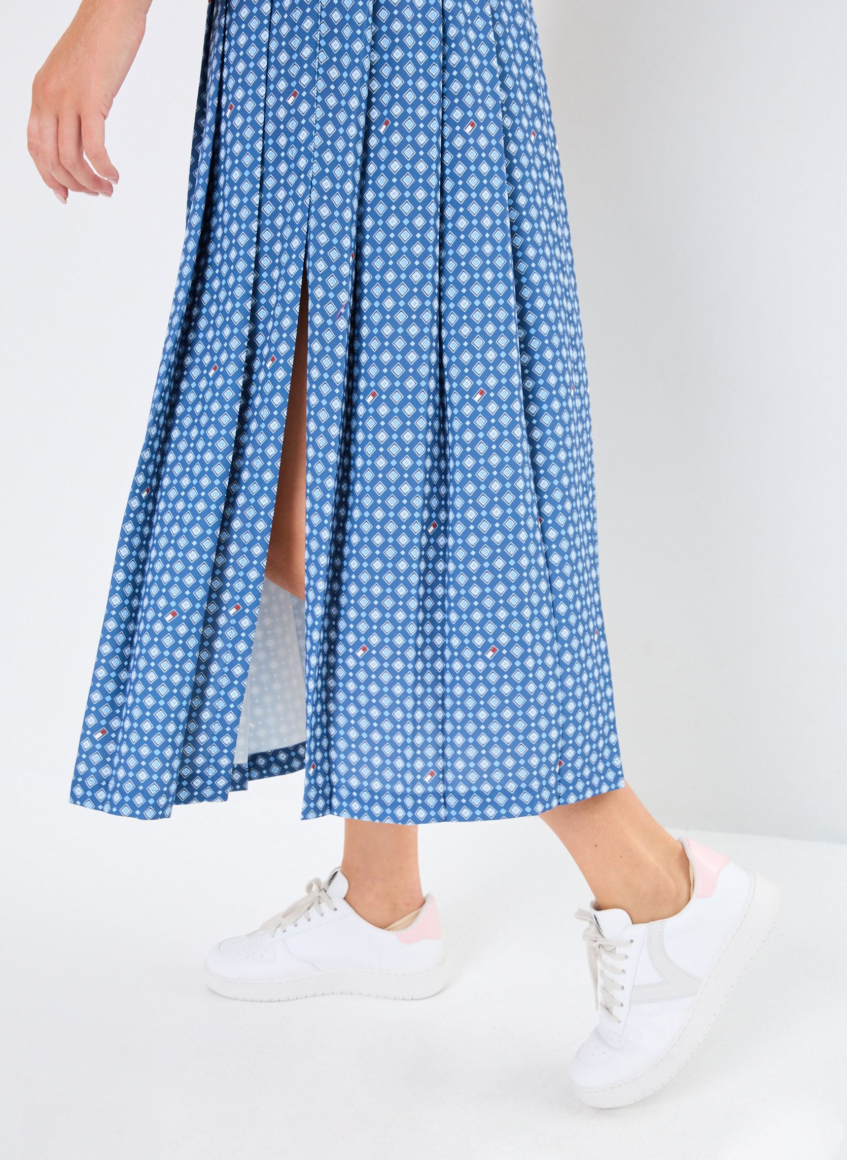 Jupes longues Foulard Pleated Midi WW0WW42254 femme bleu Tommy Hilfiger Jupes longues Foulard Pleated Midi WW0WW42254 femme bleu HERITAGE FOULARD/ FOSSIL BLUE