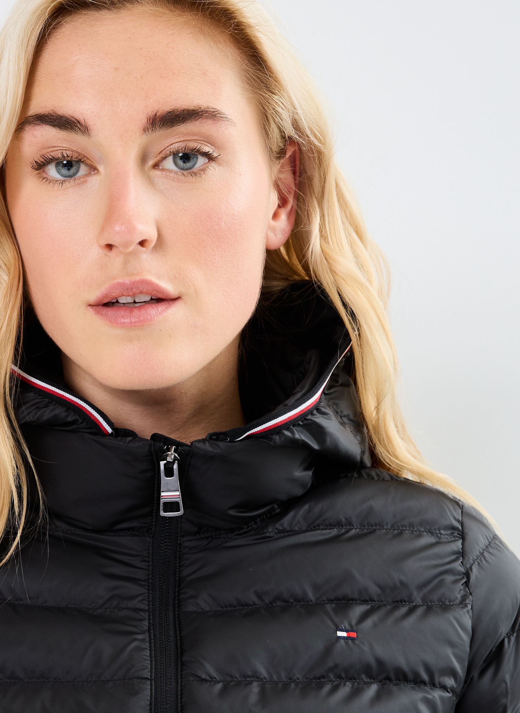 Gewatteerde jassen Lw Padded Global Str WW0WW42046 dames zwart Tommy Hilfiger Gewatteerde jassen Lw Padded Global Str WW0WW42046 dames zwart Black