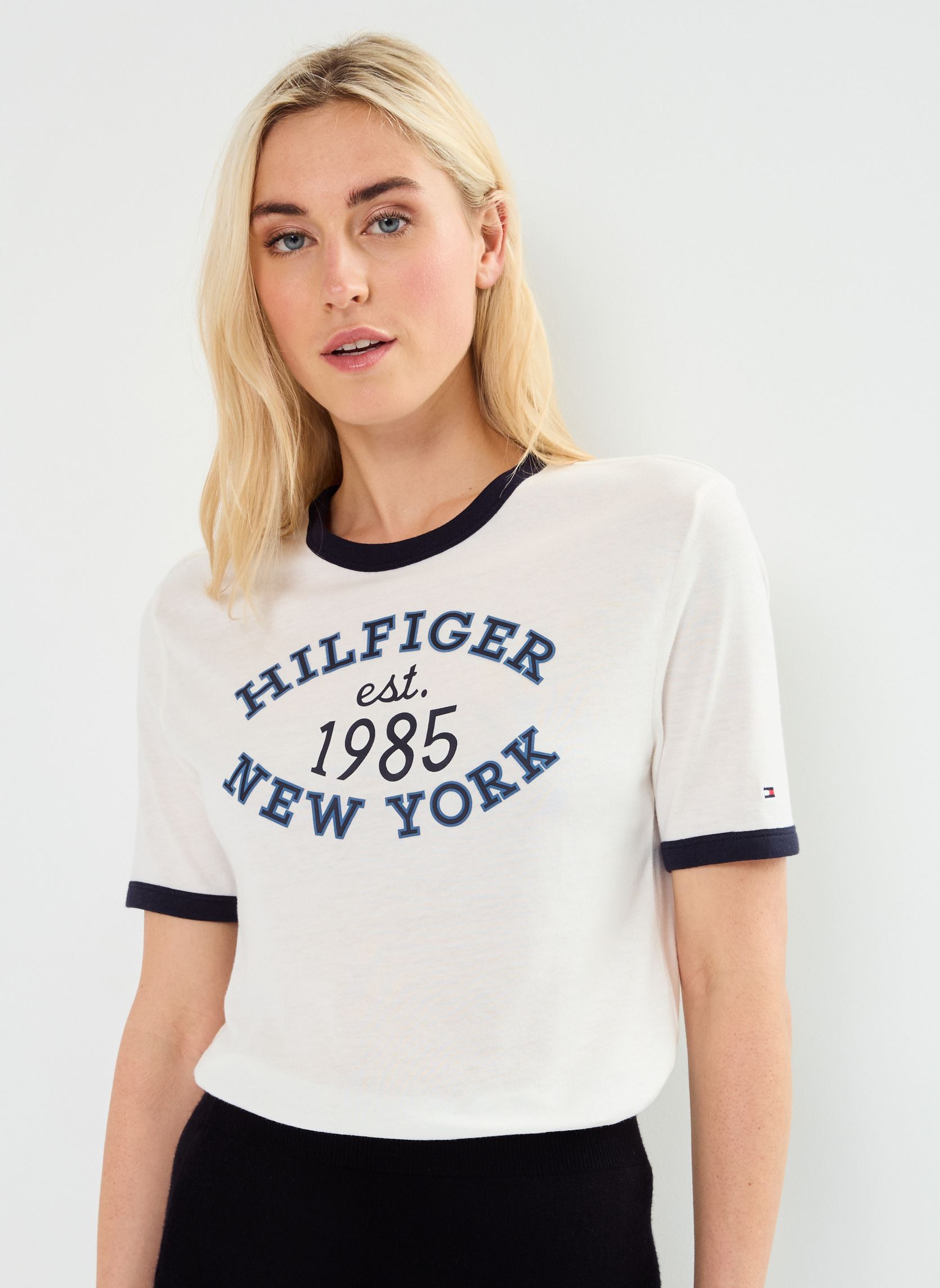 Kurzarm-T-Shirts Reg Varsity Ringer C WW0WW42585 damen weiß Tommy Hilfiger Kurzarm-T-Shirts Reg Varsity Ringer C WW0WW42585 damen weiß ANCIENT WHITE