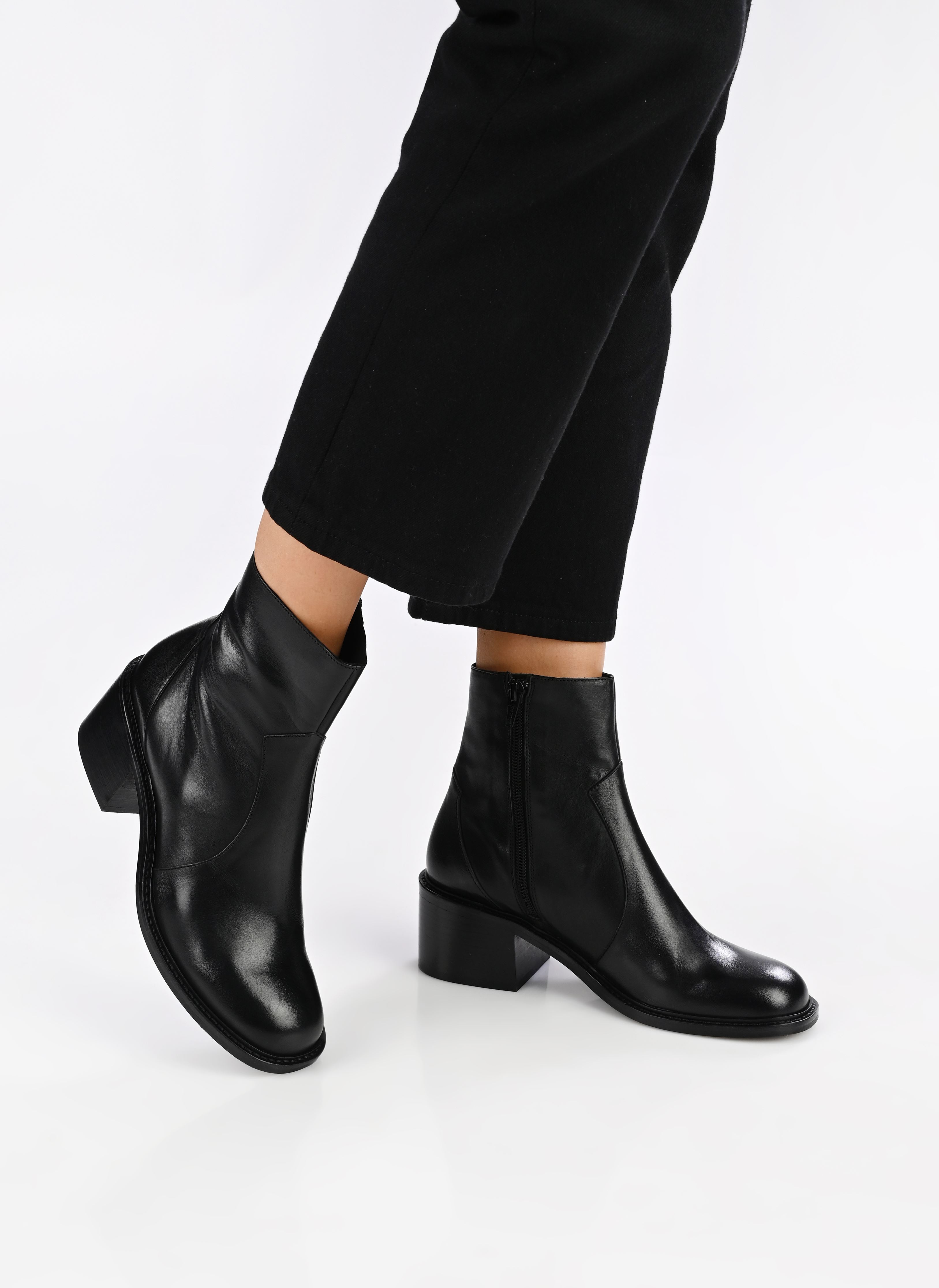 Stiefeletten und Stiefel Esminaria damen schwarz Georgia Rose Stiefeletten und Stiefel Esminaria damen schwarz NOIR