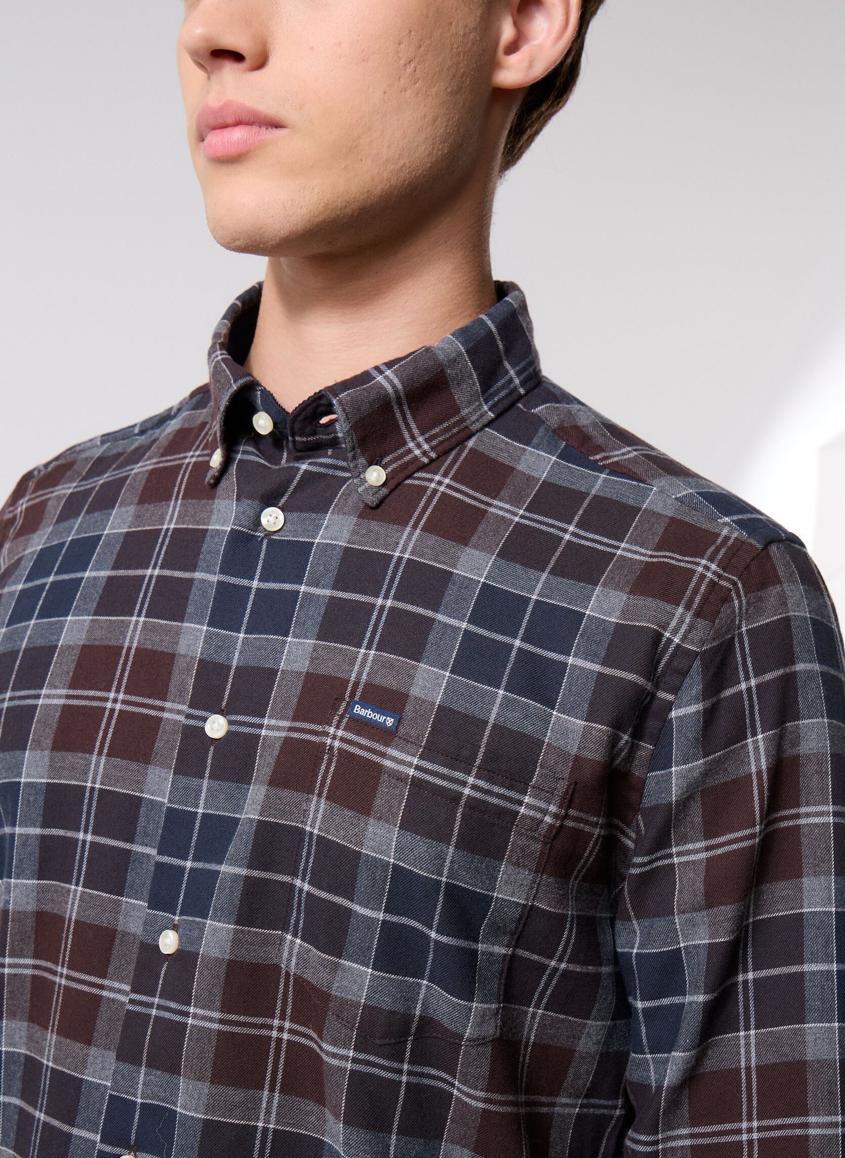 Chemises Fortrose tailored tartan shirt homme multicolore Barbour Chemises Fortrose tailored tartan shirt homme multicolore MIDNIGHT OAK TARTAN