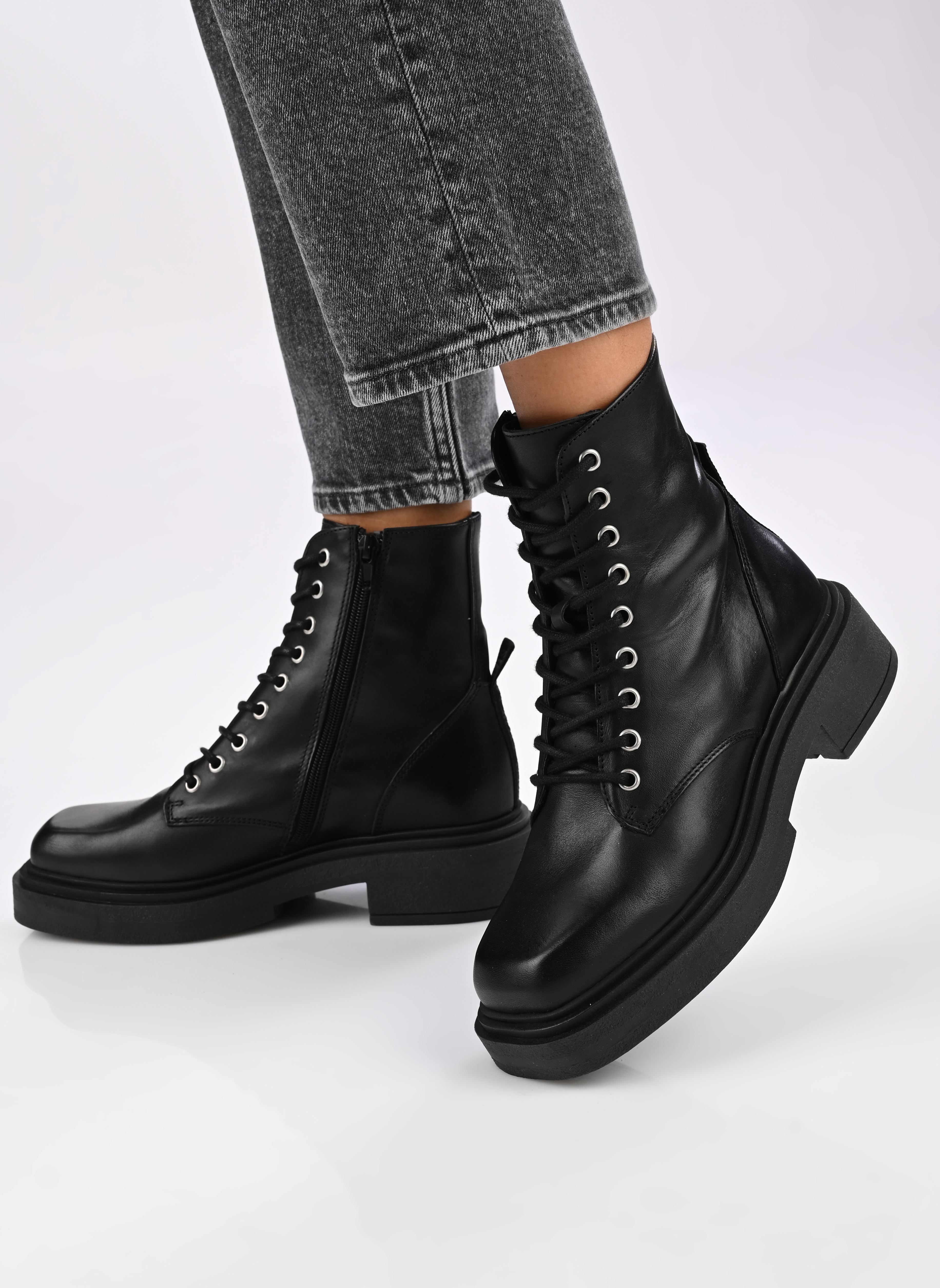 Bottines à lacets Chiney femme noir Steve Madden Bottines à lacets Chiney femme noir Black leather