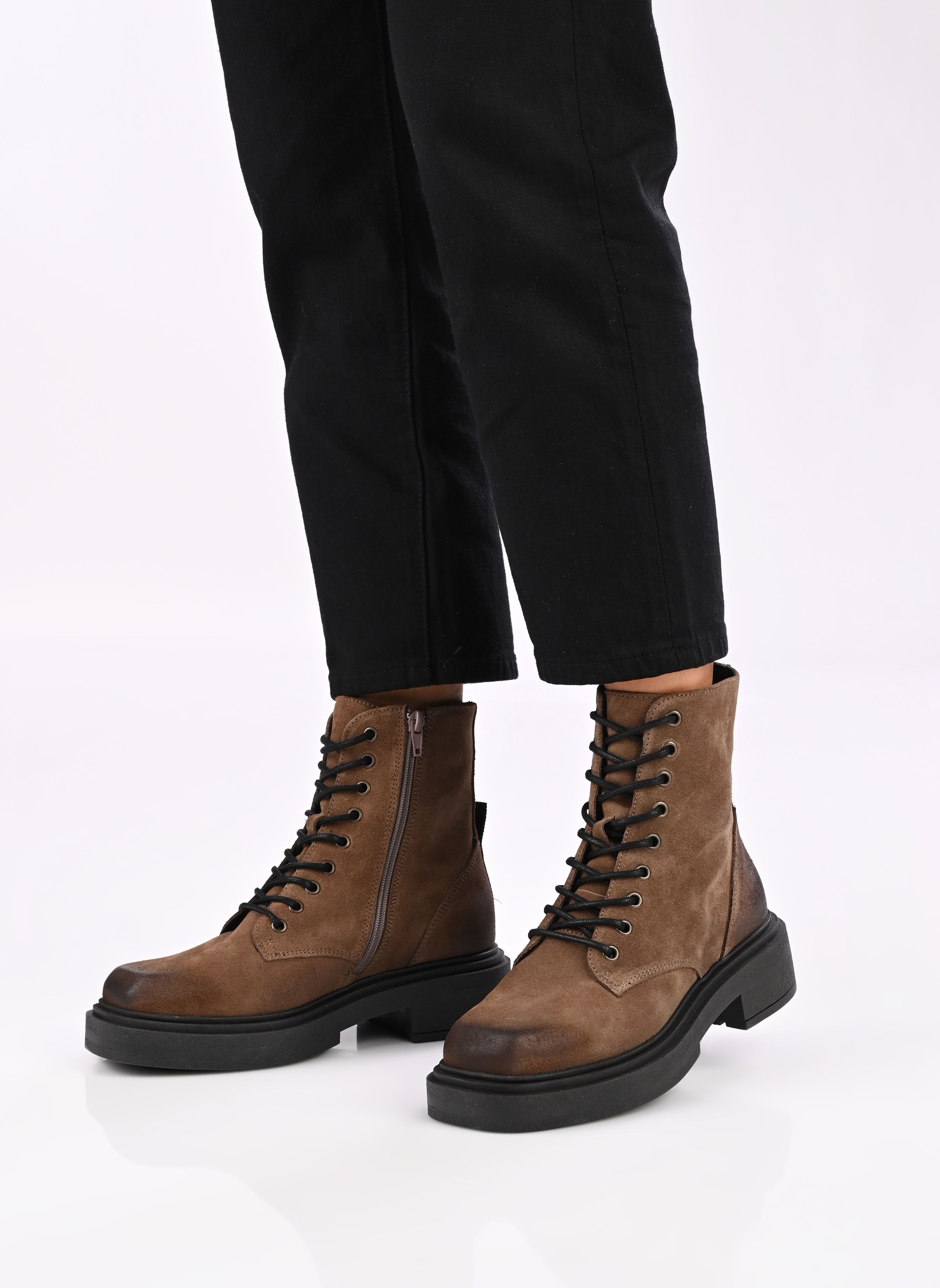 Geschnürte Stiefeletten Chiney damen braun Steve Madden Geschnürte Stiefeletten Chiney damen braun Taupe Suede