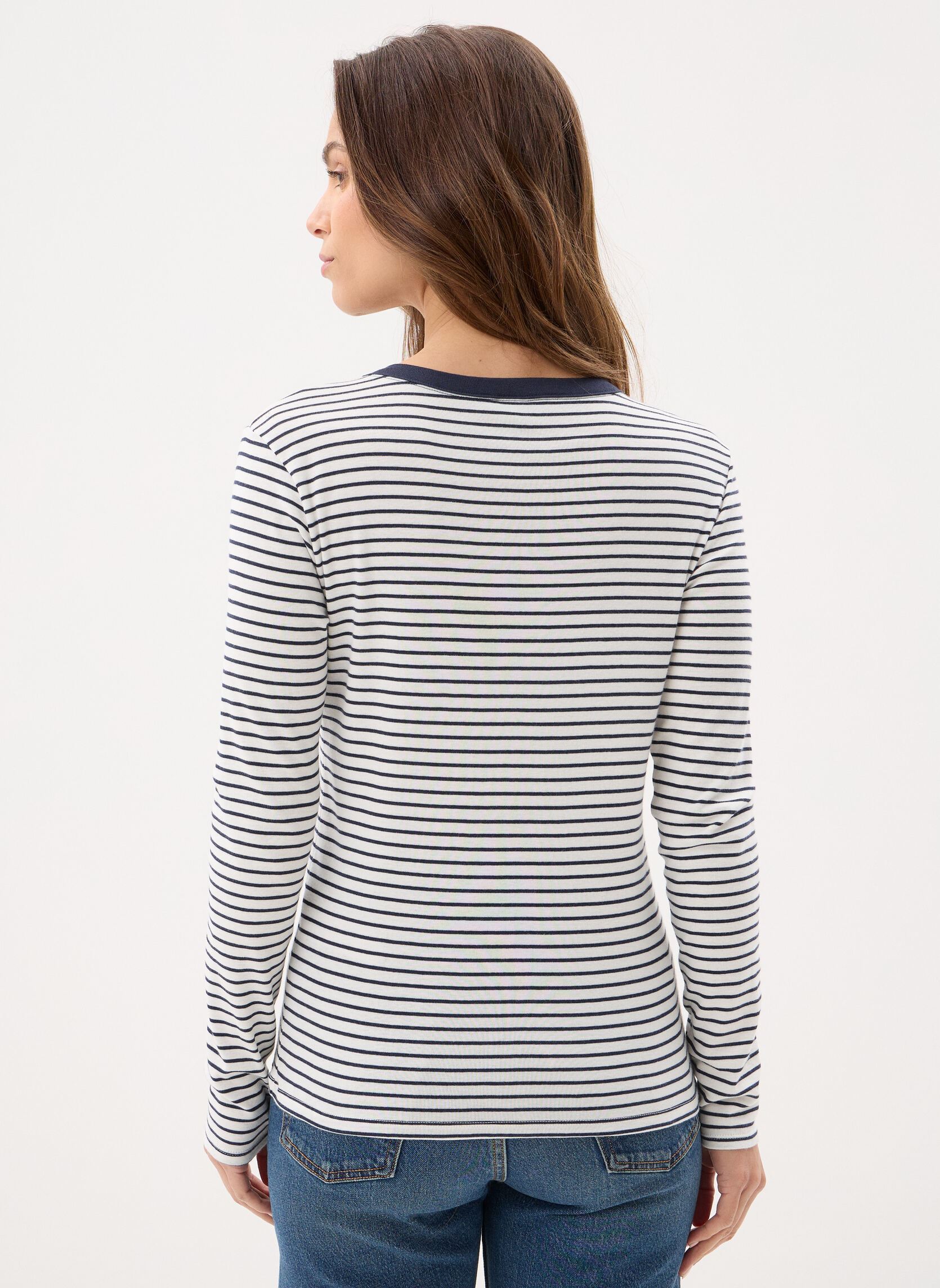 Tee-shirts manches longues T-shirt l'iconique manches longues col r femme blanc Petit Bateau Tee-shirts manches longues T-shirt l'iconique manches longues col r femme blanc MARSHMALLOW/SMOKING