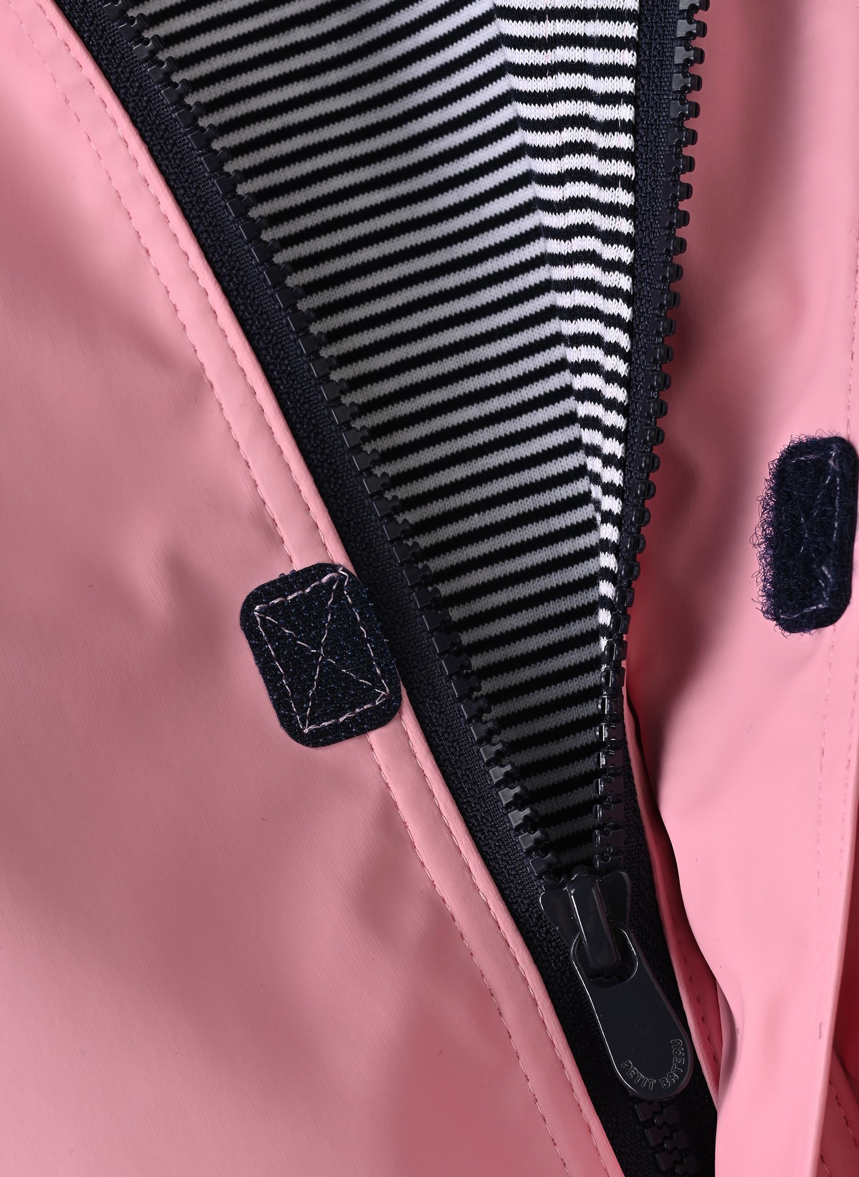 Vestes imperméables et coupe-vents Ciré Iconique Enfant fille rose Petit Bateau Vestes imperméables et coupe-vents Ciré Iconique Enfant fille rose CHARMI