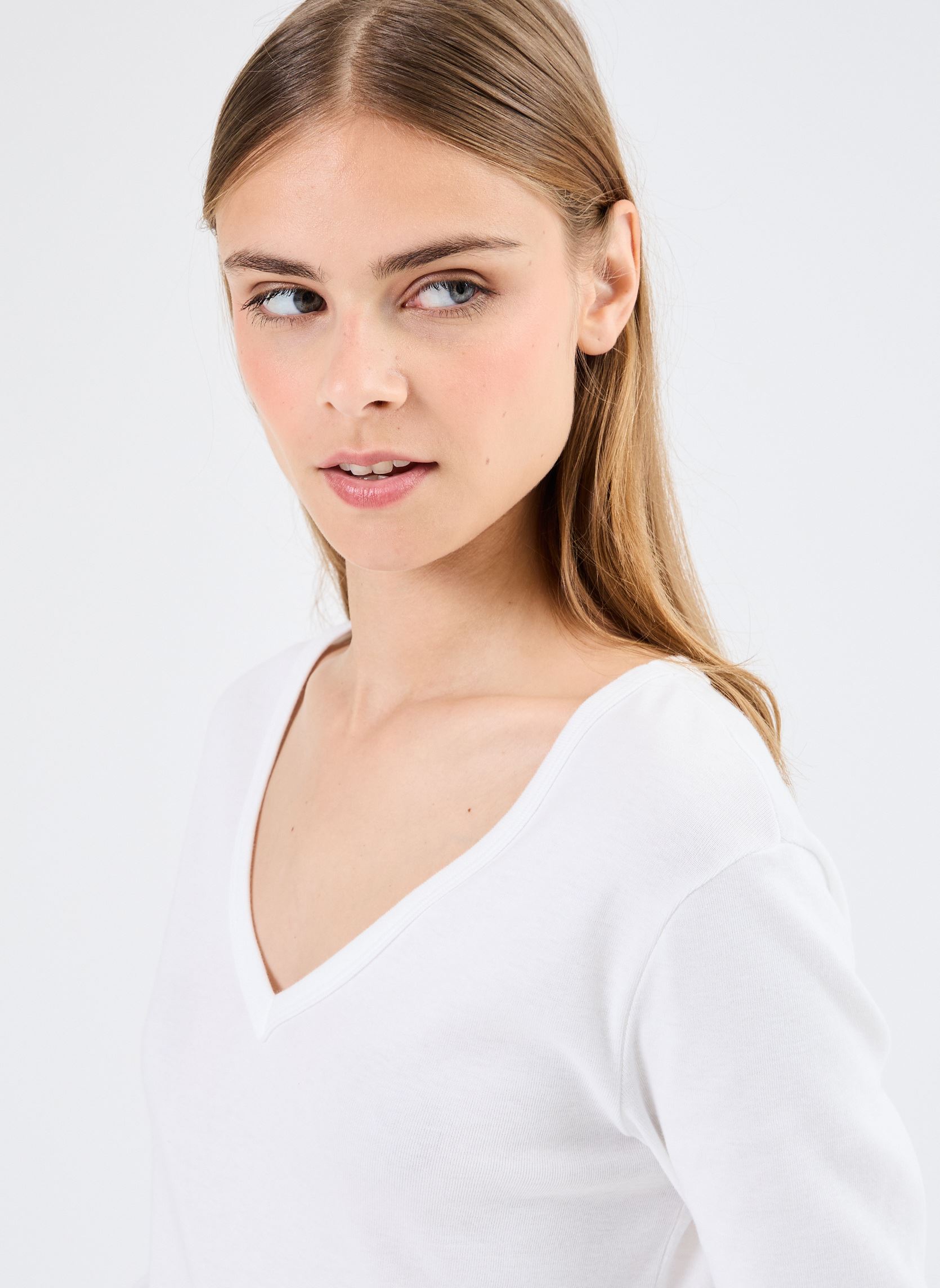 Tee-shirts manches longues T-shirt l'iconique manches longues col V femme blanc Petit Bateau Tee-shirts manches longues T-shirt l'iconique manches longues col V femme blanc ECUME