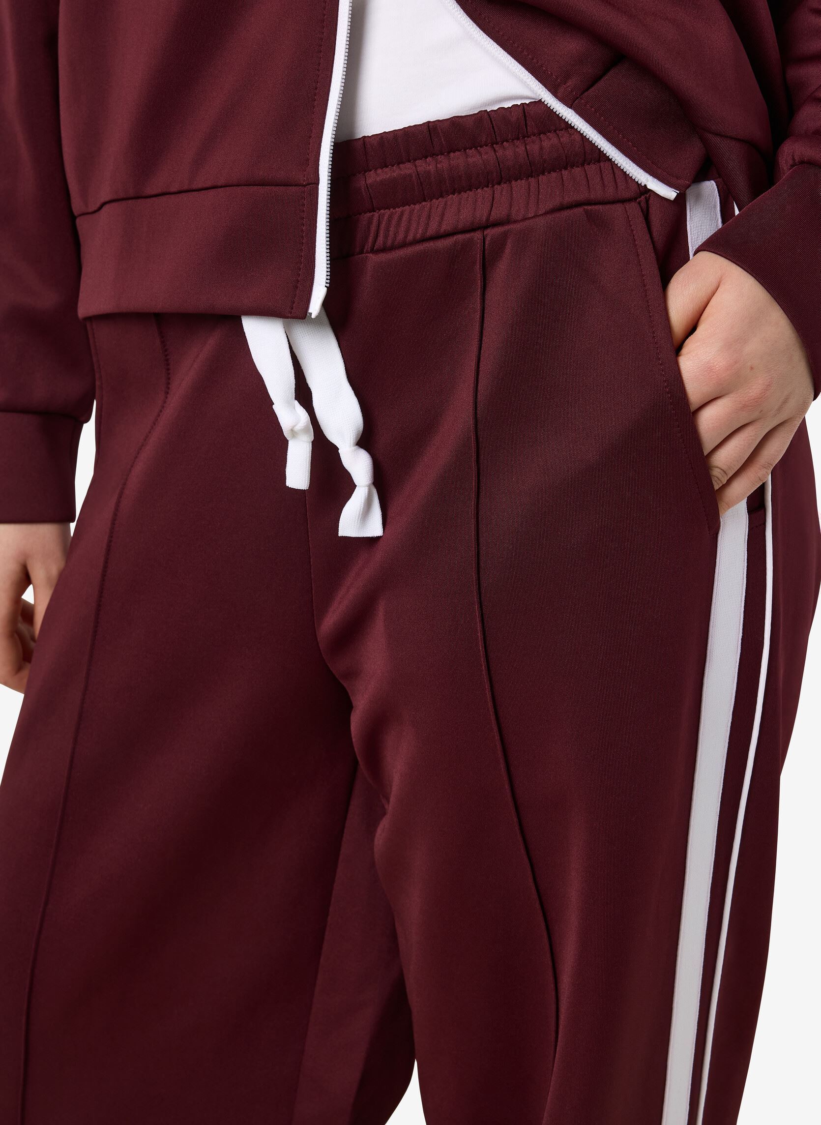 Bas de jogging NMJENNA NW SPORTY JOGGER JRS femme bordeaux Noisy May Bas de jogging NMJENNA NW SPORTY JOGGER JRS femme bordeaux Windsor wine