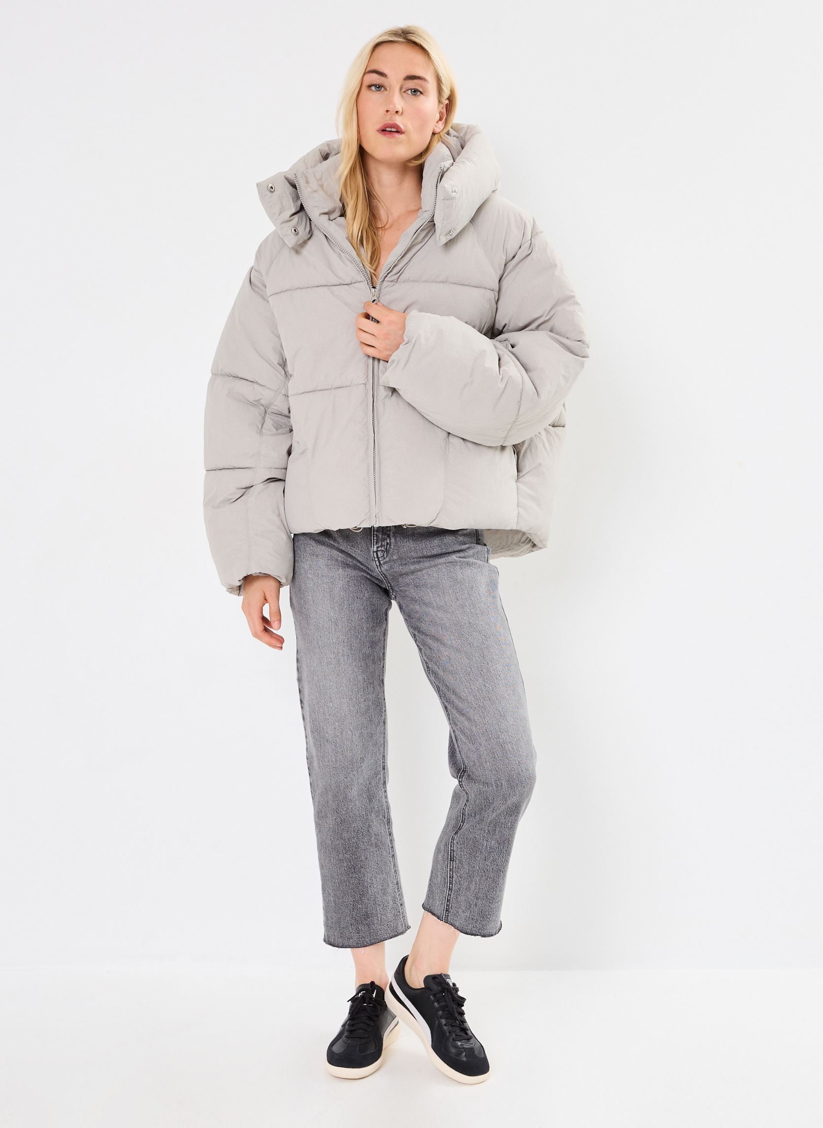 Doudounes NMCODDY SHORT PUFFER JACKET femme gris Noisy May Doudounes NMCODDY SHORT PUFFER JACKET femme gris Ghost Gray