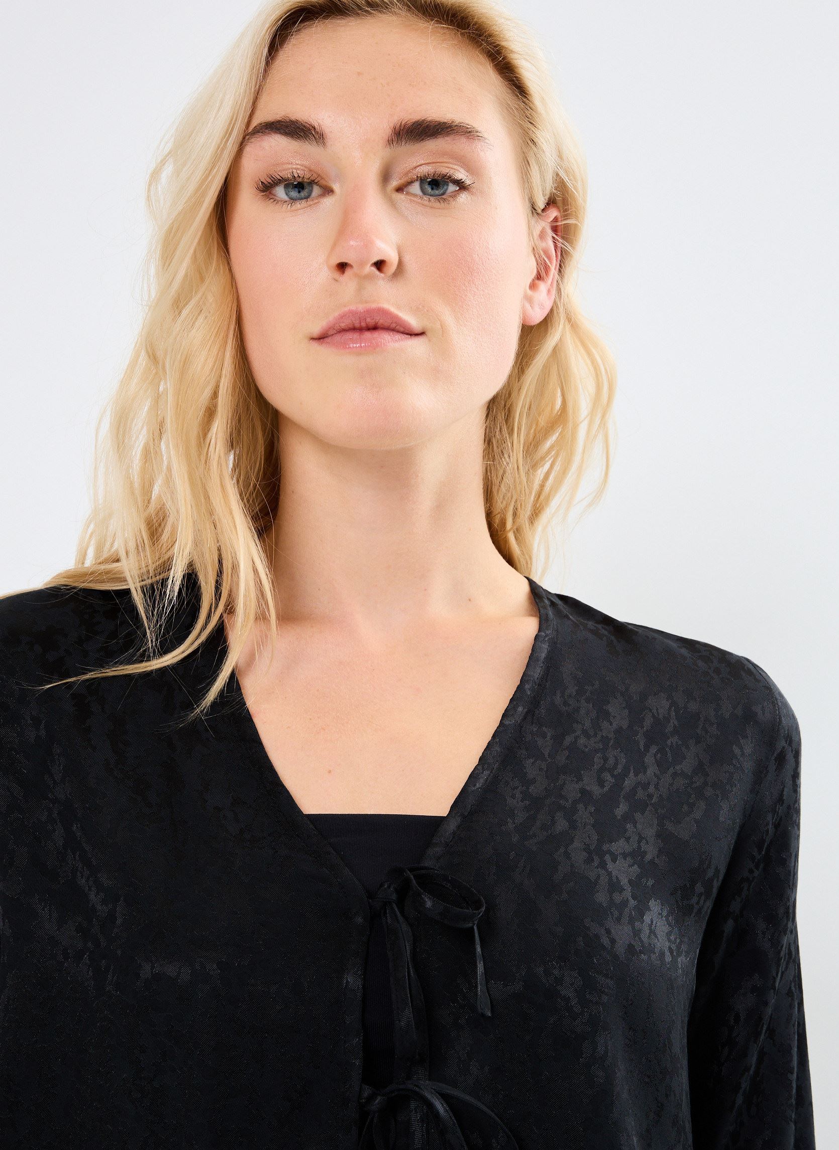 Blouses met lange mouwen Nuccia dames zwart Grace & Mila Blouses met lange mouwen Nuccia dames zwart NOIR