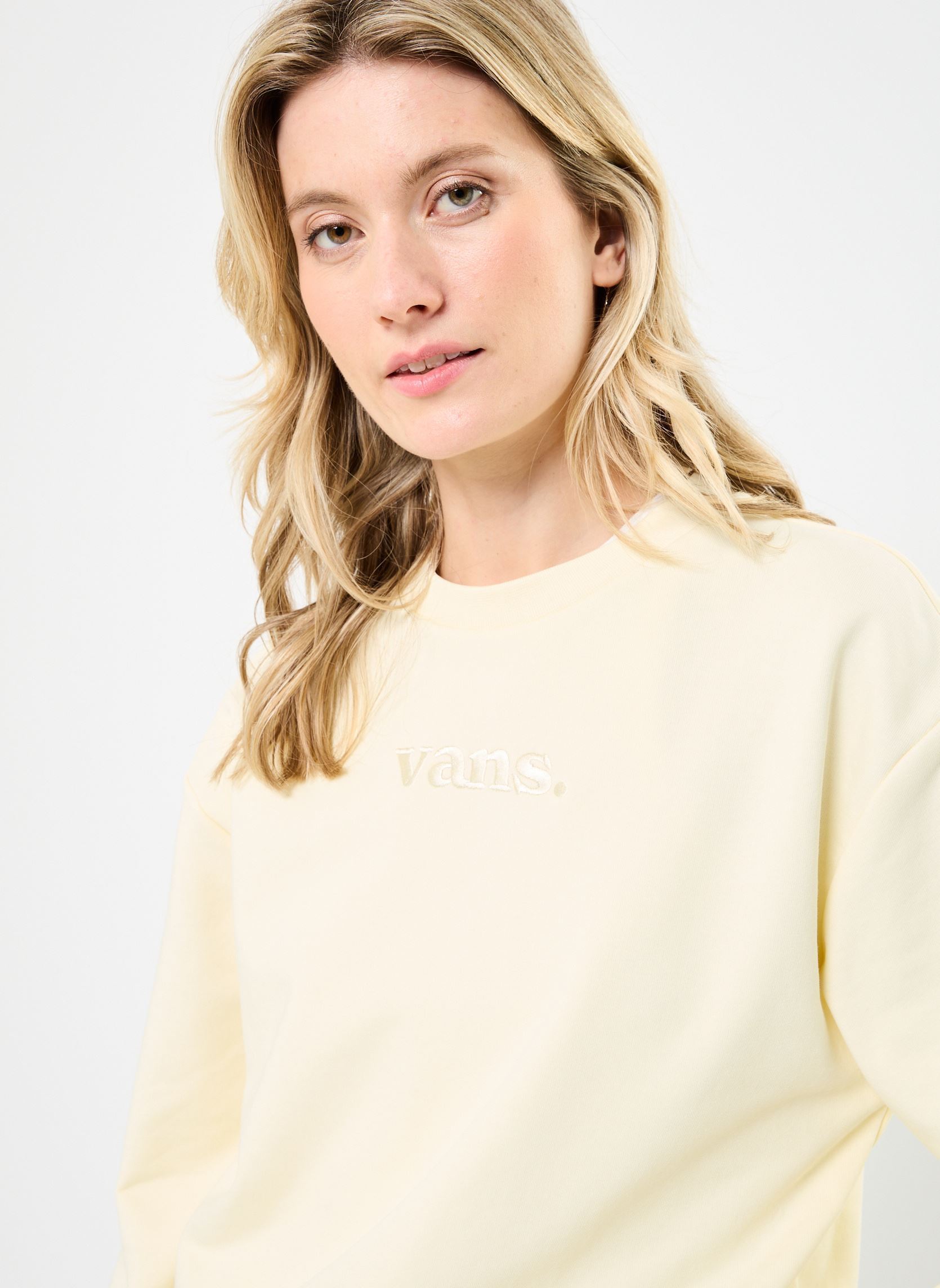 Sweatshirts W Essential Ft Rlx Crew femme jaune Vans Sweatshirts W Essential Ft Rlx Crew femme jaune LEMON ICING