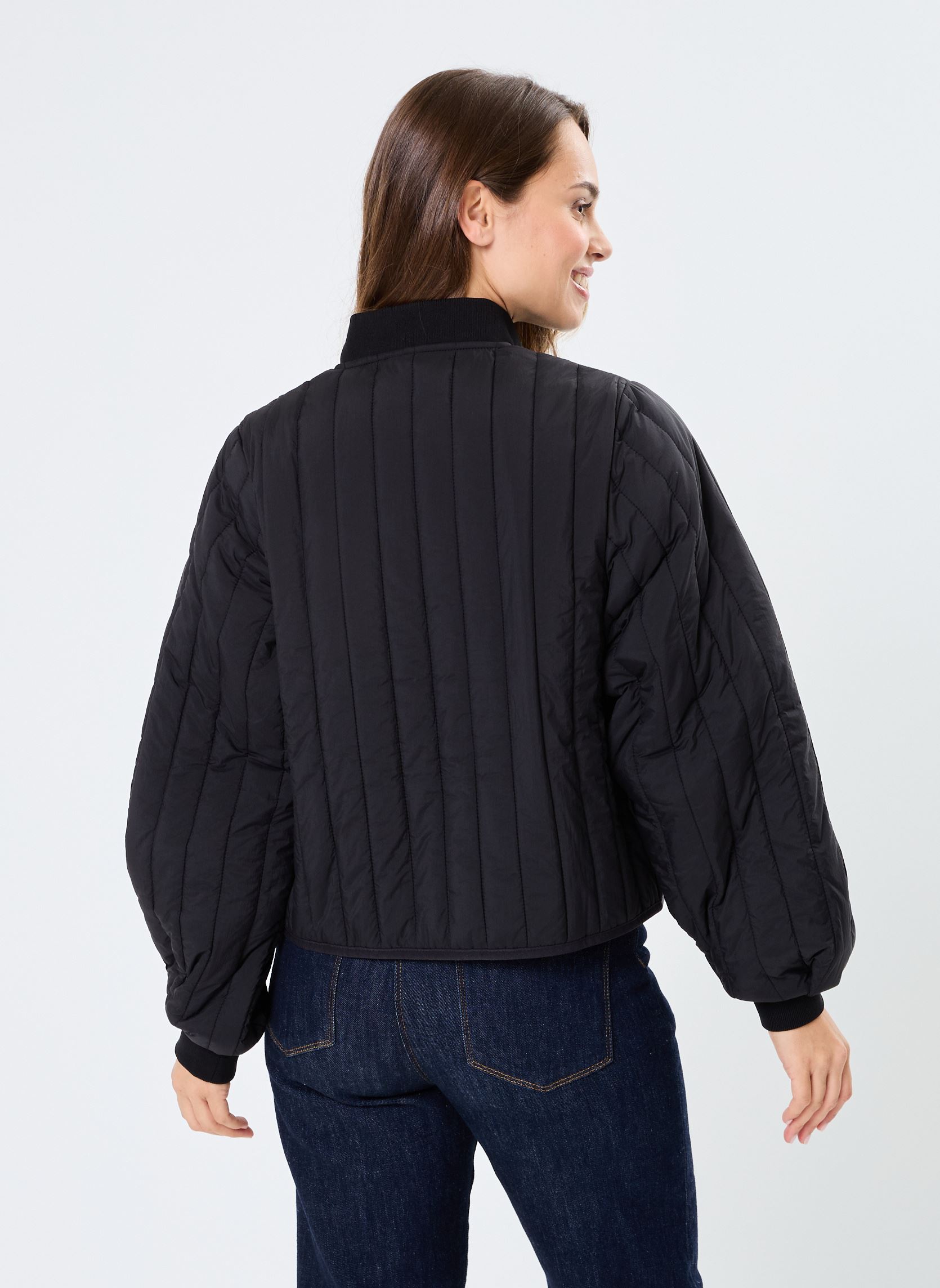Jassen Banja Liner Bomber W Jacket T1 dames zwart Rains Jassen Banja Liner Bomber W Jacket T1 dames zwart BLACK