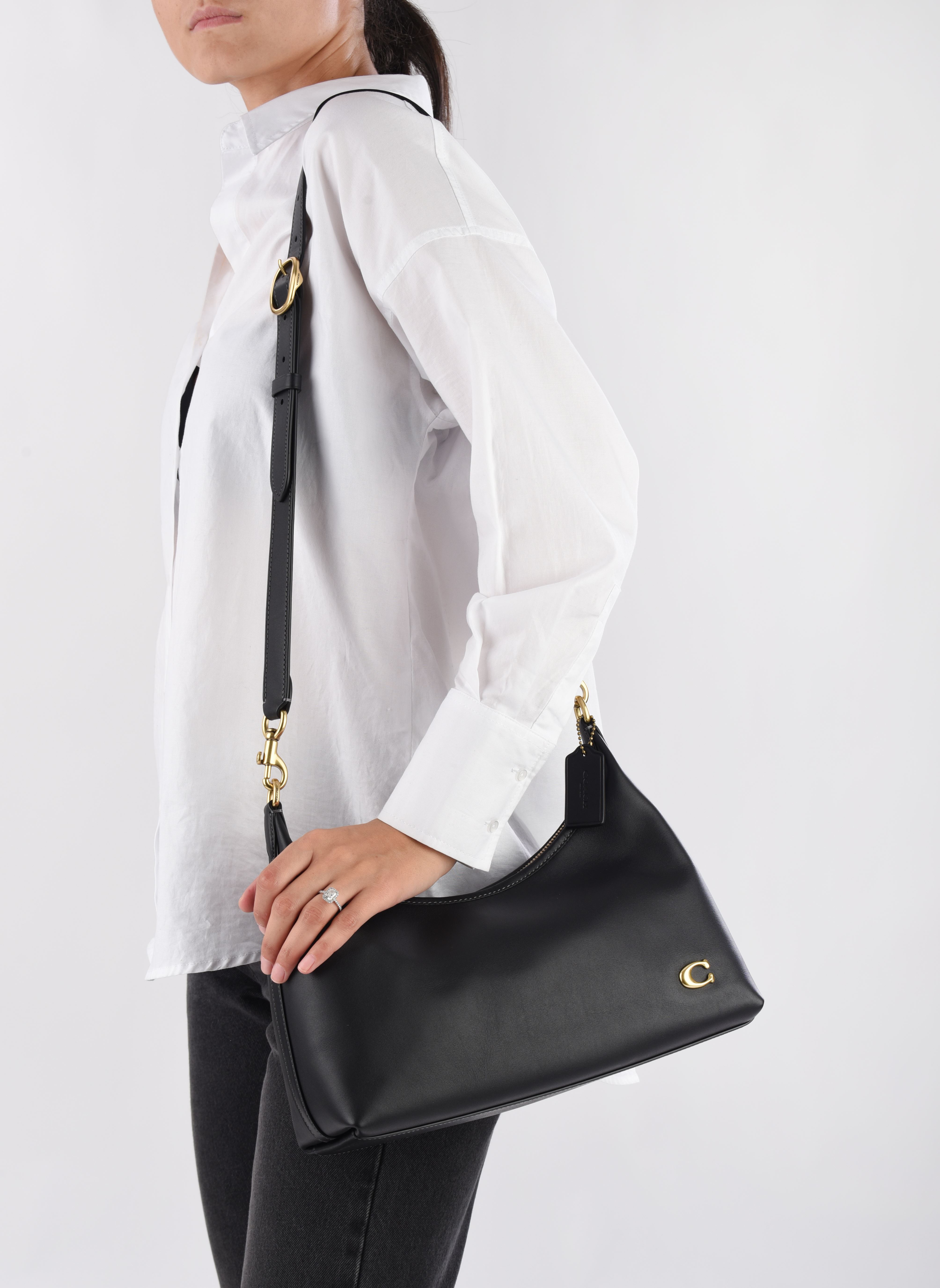 Sacs bandoulière Juliet Shoulder Bag femme noir Coach Sacs bandoulière Juliet Shoulder Bag femme noir B4/BLACK