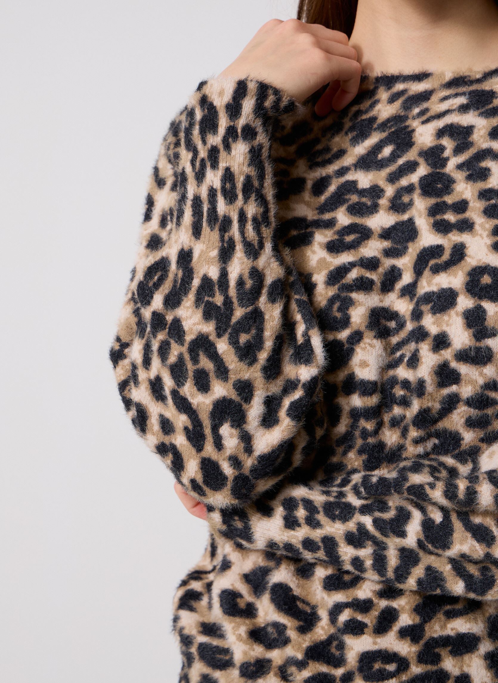 Pulls MONLEO léopard femme beige MADE BY Pulls MONLEO léopard femme beige IMP_LEOPARD NOIR_BEIGE