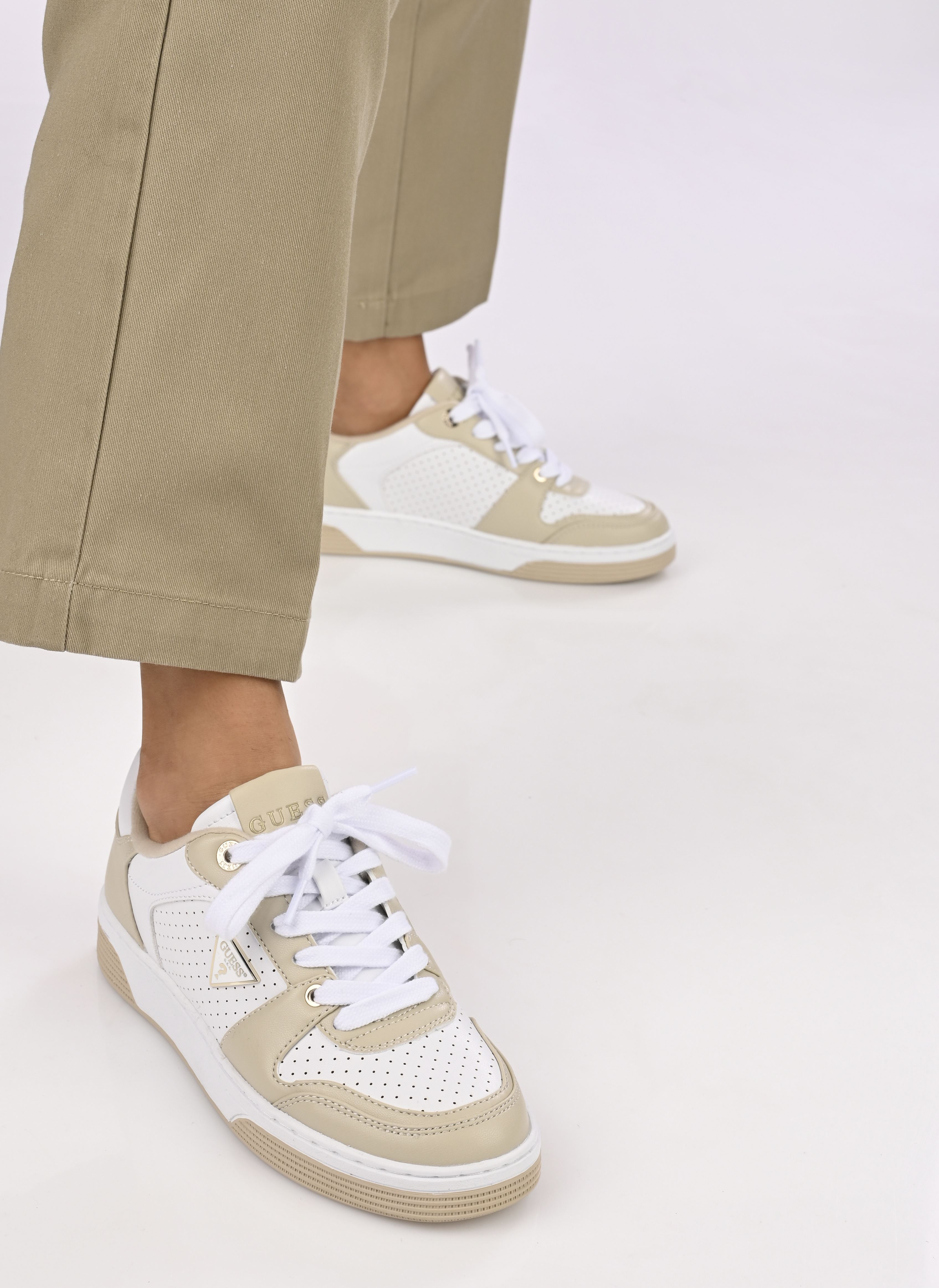 Baskets basses DAISO femme blanc Guess Baskets basses DAISO femme blanc White Sand
